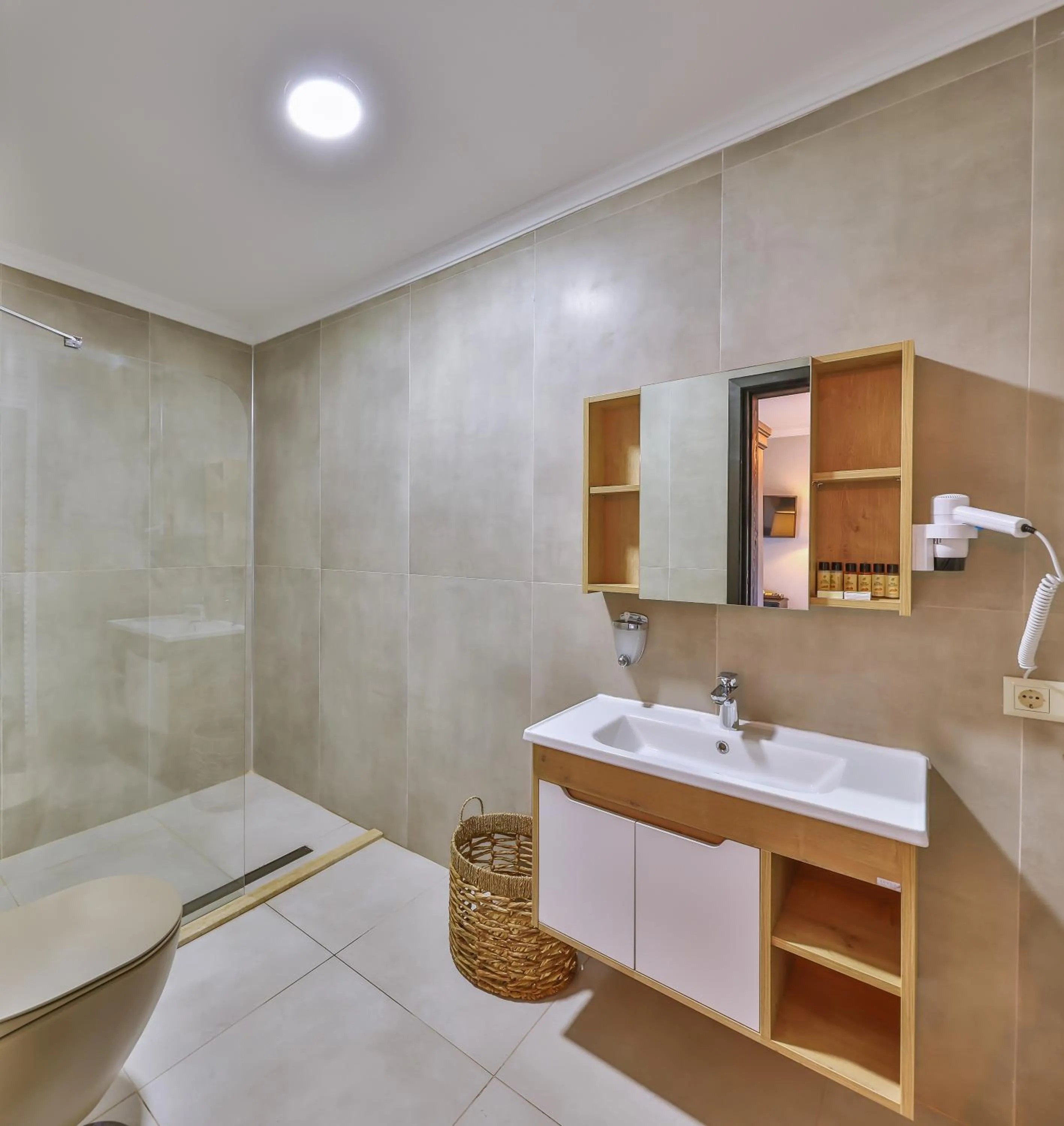 Shower in Hill House Adult Only