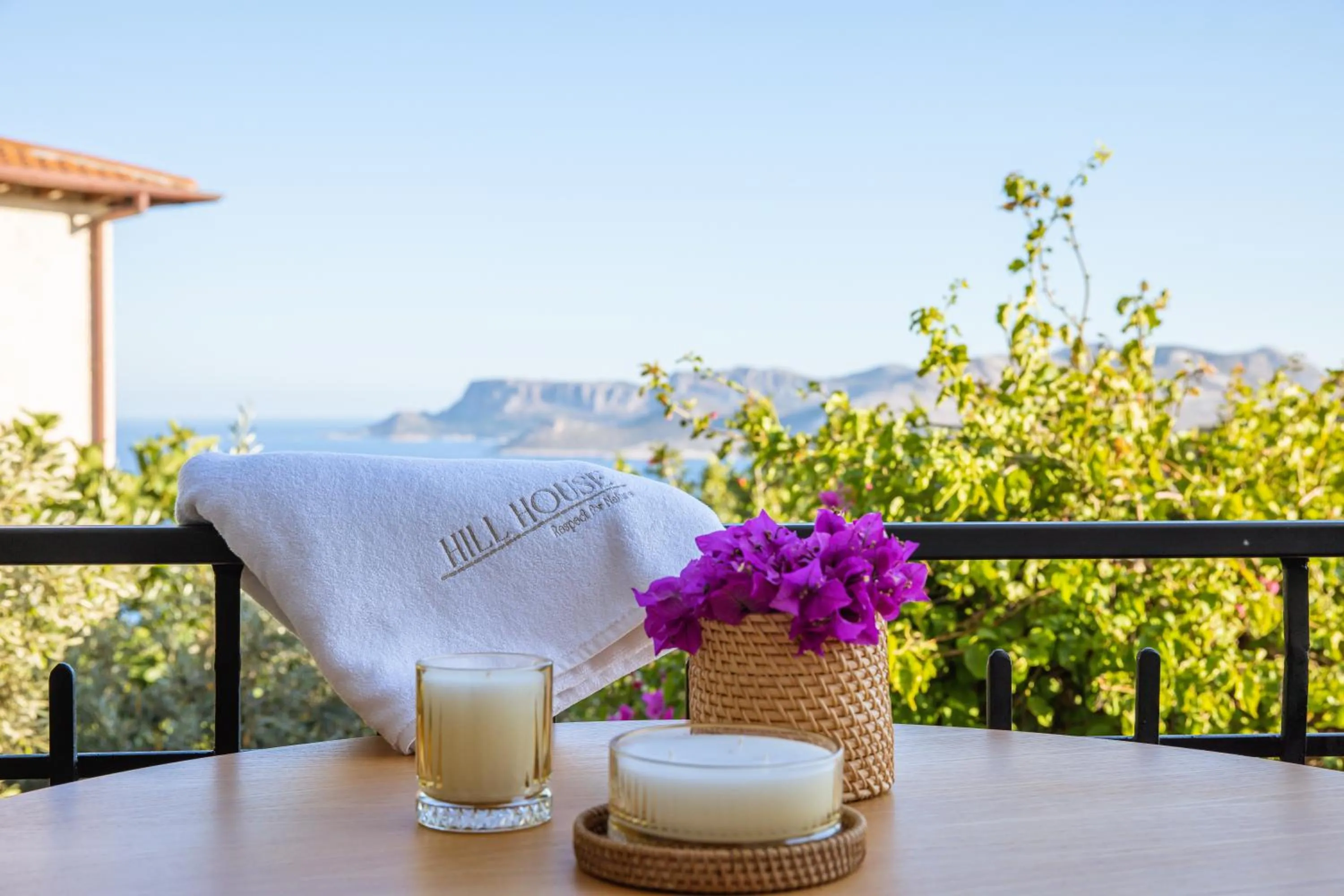 Photo of the whole room in Hill House Adult Only