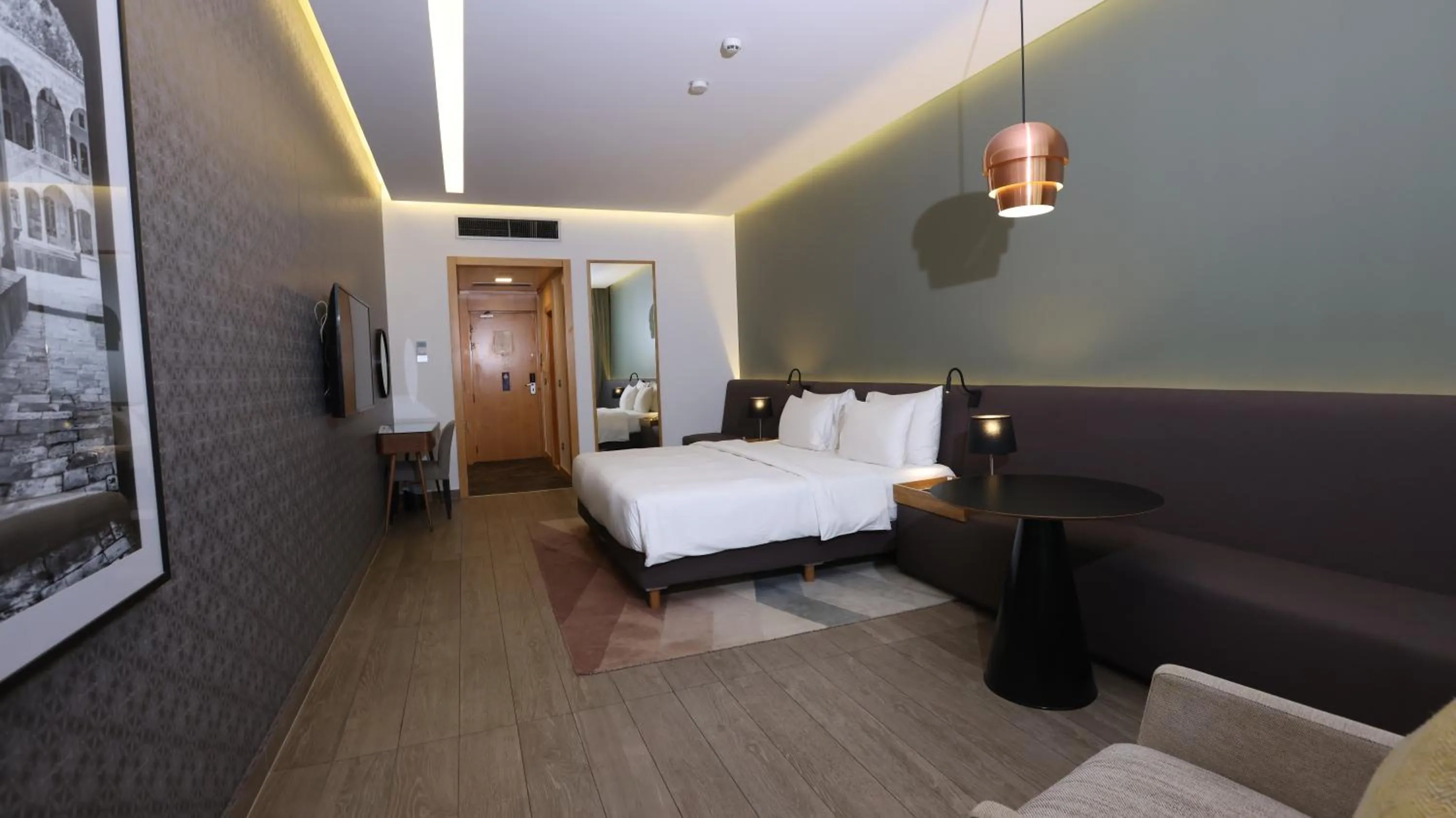 Bedroom, Bed in Radisson Blu Hotel, Beirut Verdun