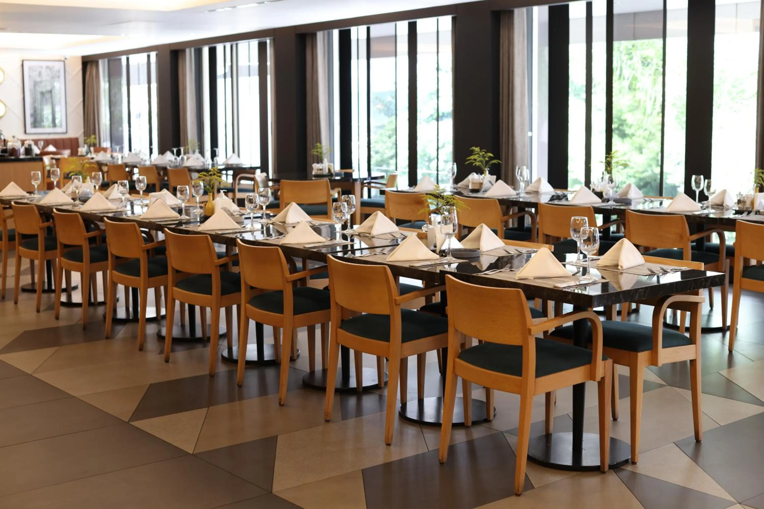 Restaurant/places to eat in Radisson Blu Hotel, Beirut Verdun