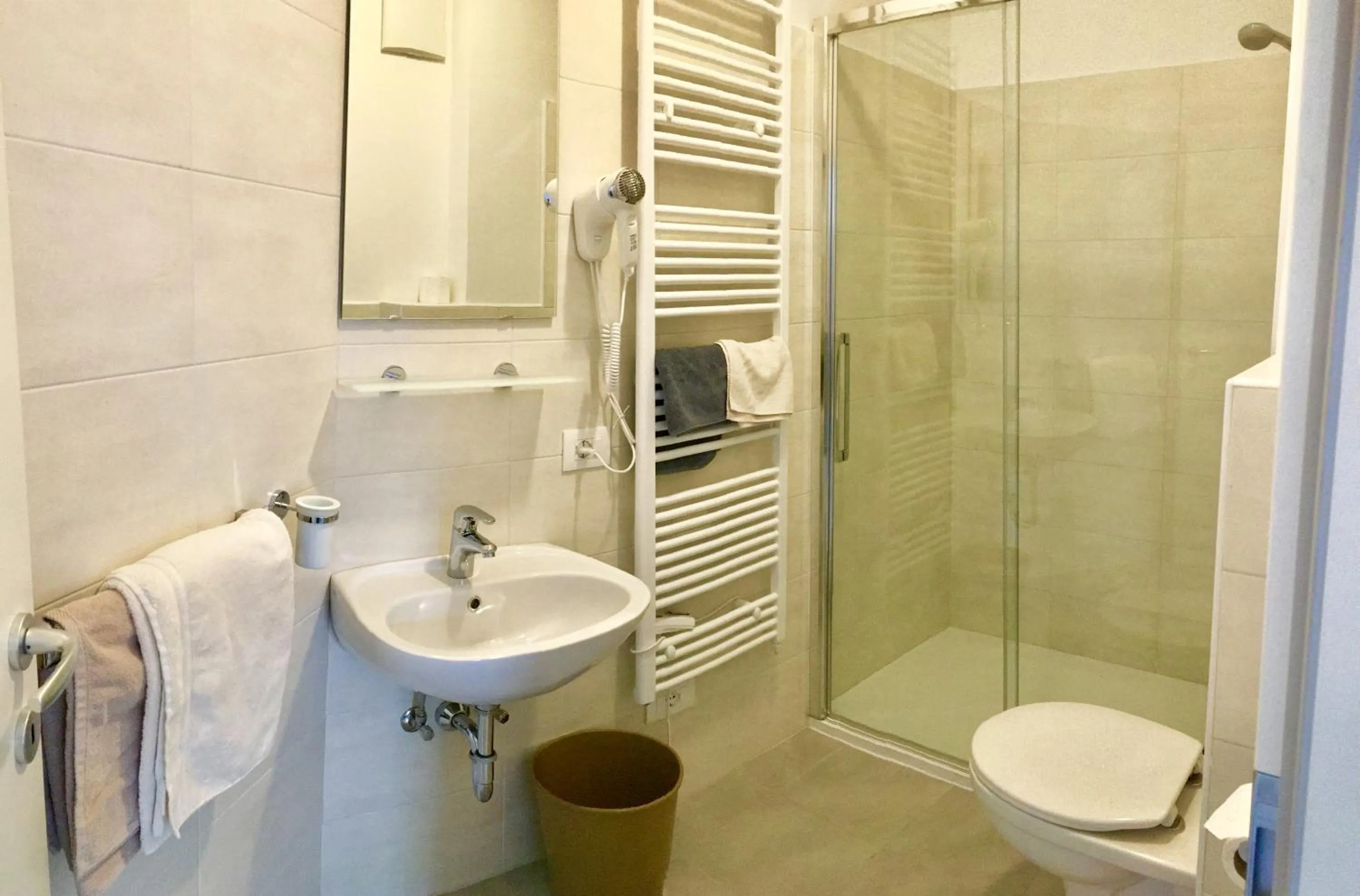 Bathroom in Garni Guflhof