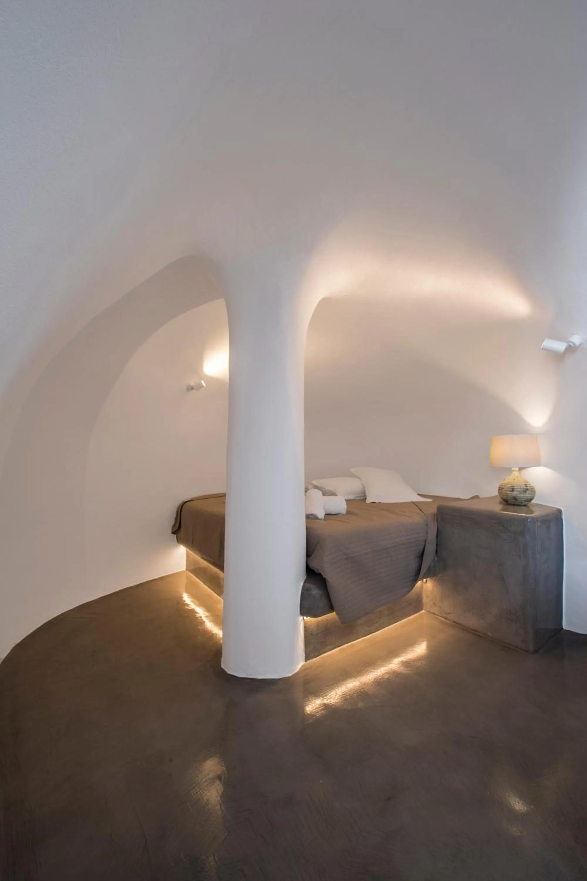 AQUA SERENITY LUXURY SUITES SANTORINI