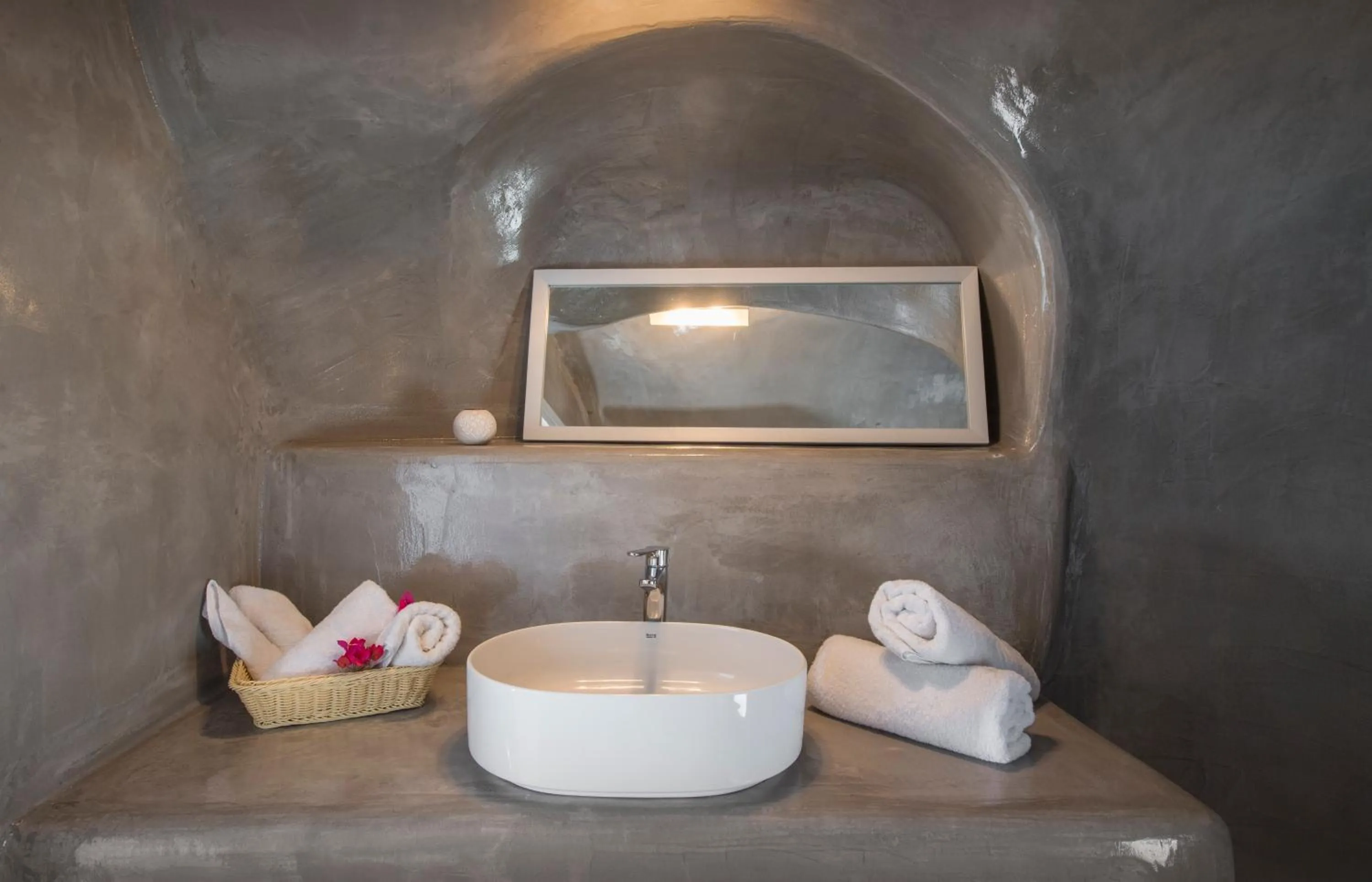 AQUA SERENITY LUXURY SUITES SANTORINI