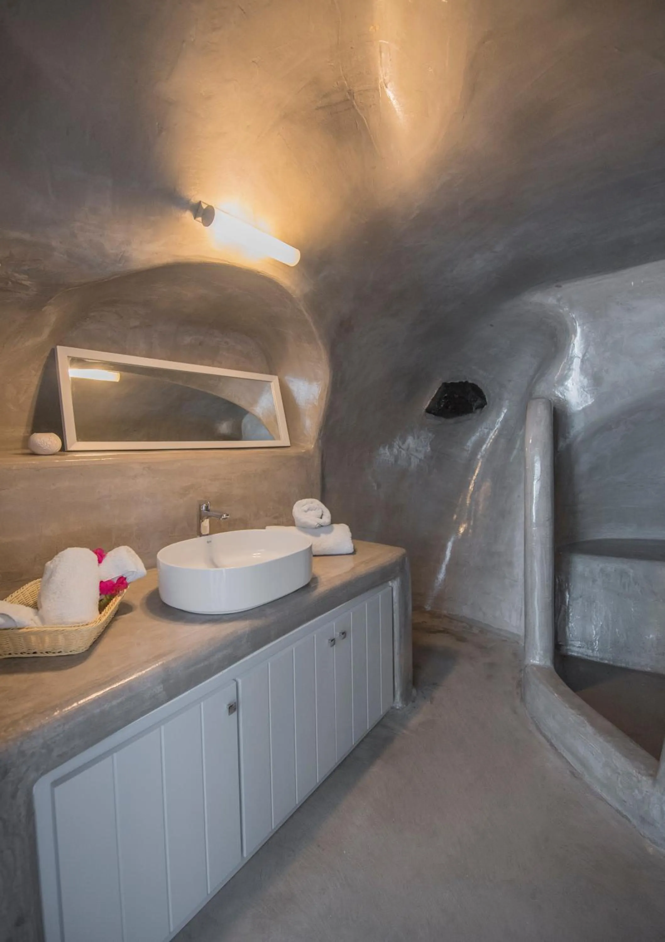 AQUA SERENITY LUXURY SUITES SANTORINI