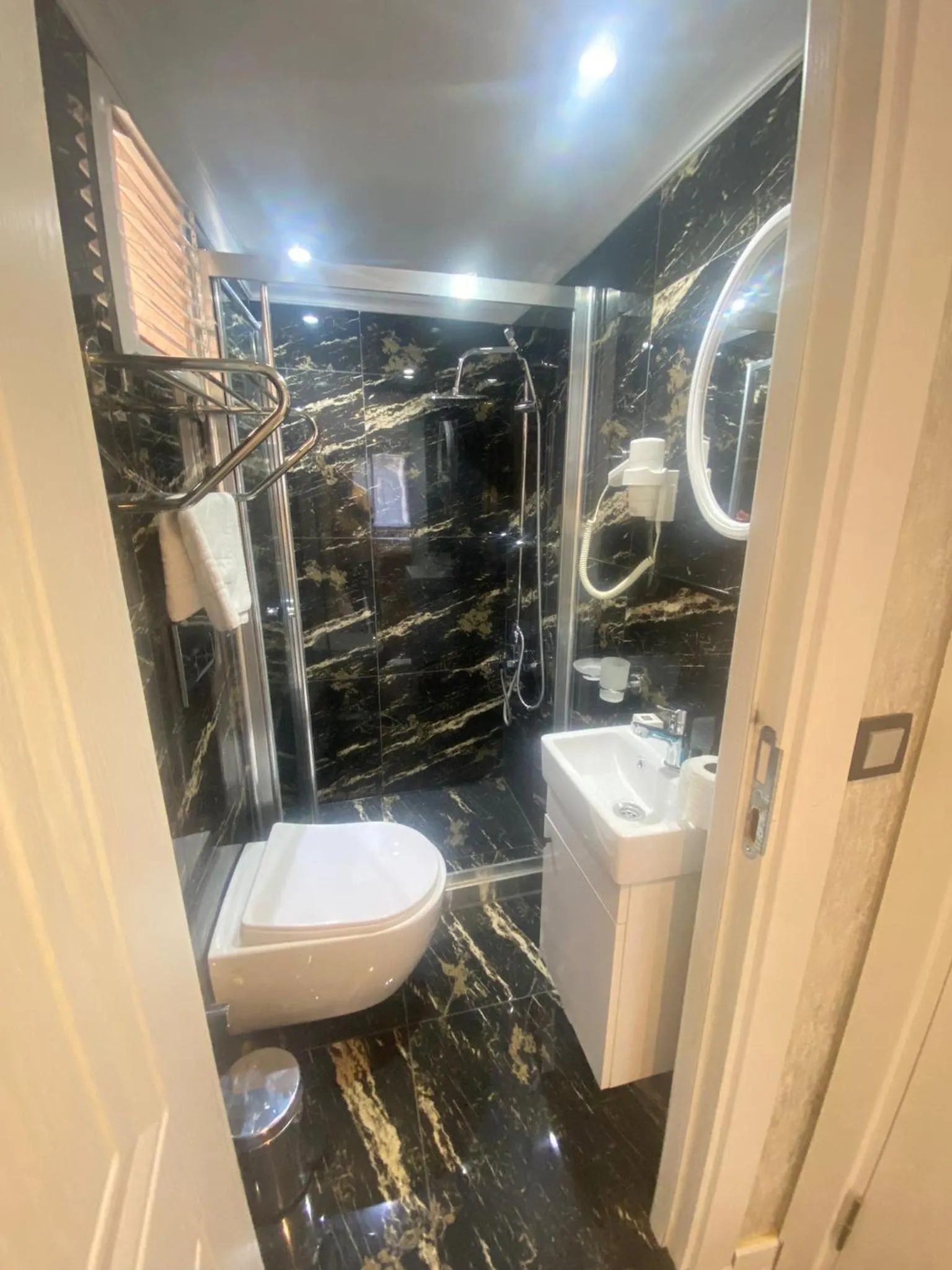 Bathroom in Diamond Pruva Hotel Sultan Ahmet