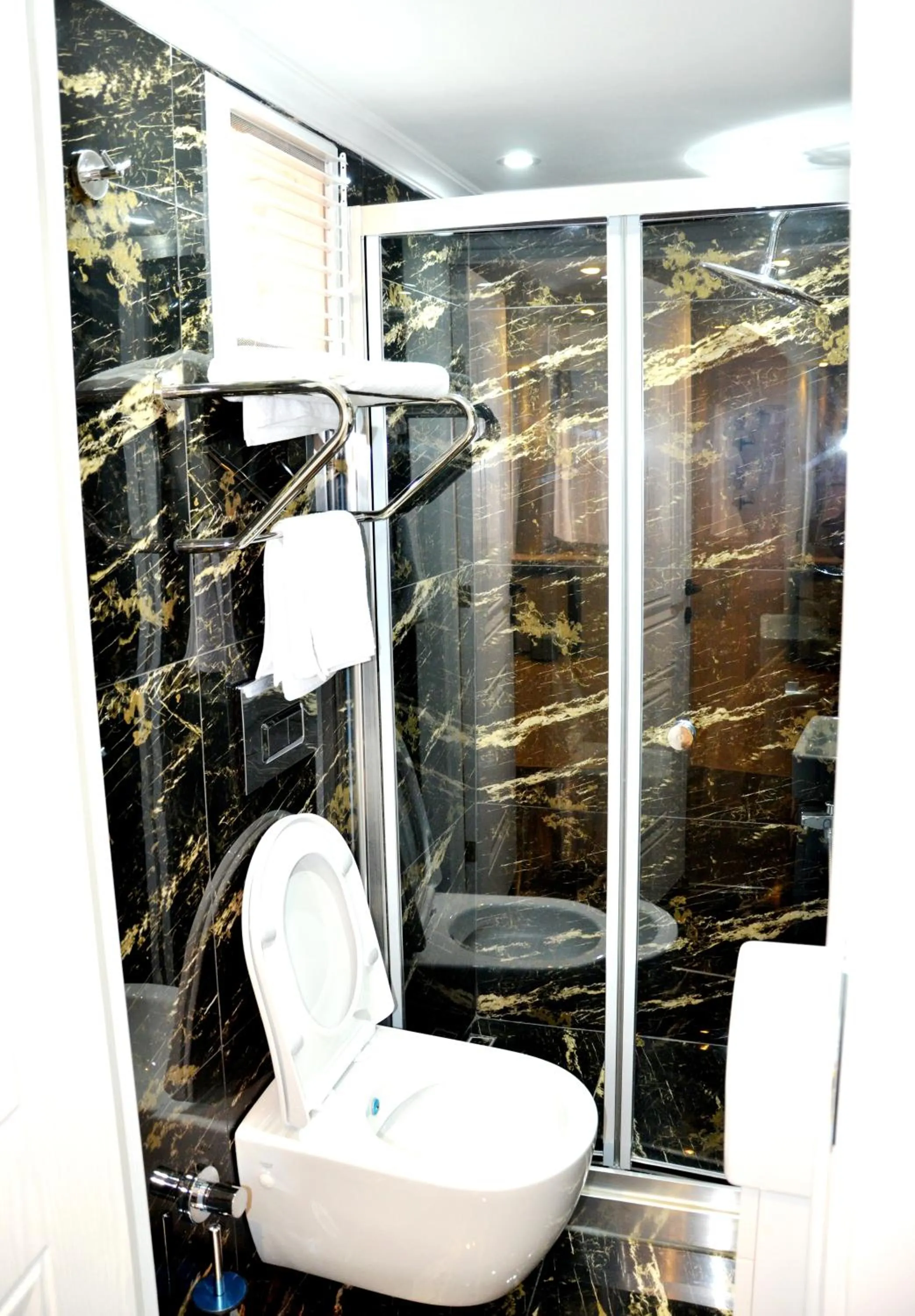 Bathroom in Diamond Pruva Hotel Sultan Ahmet