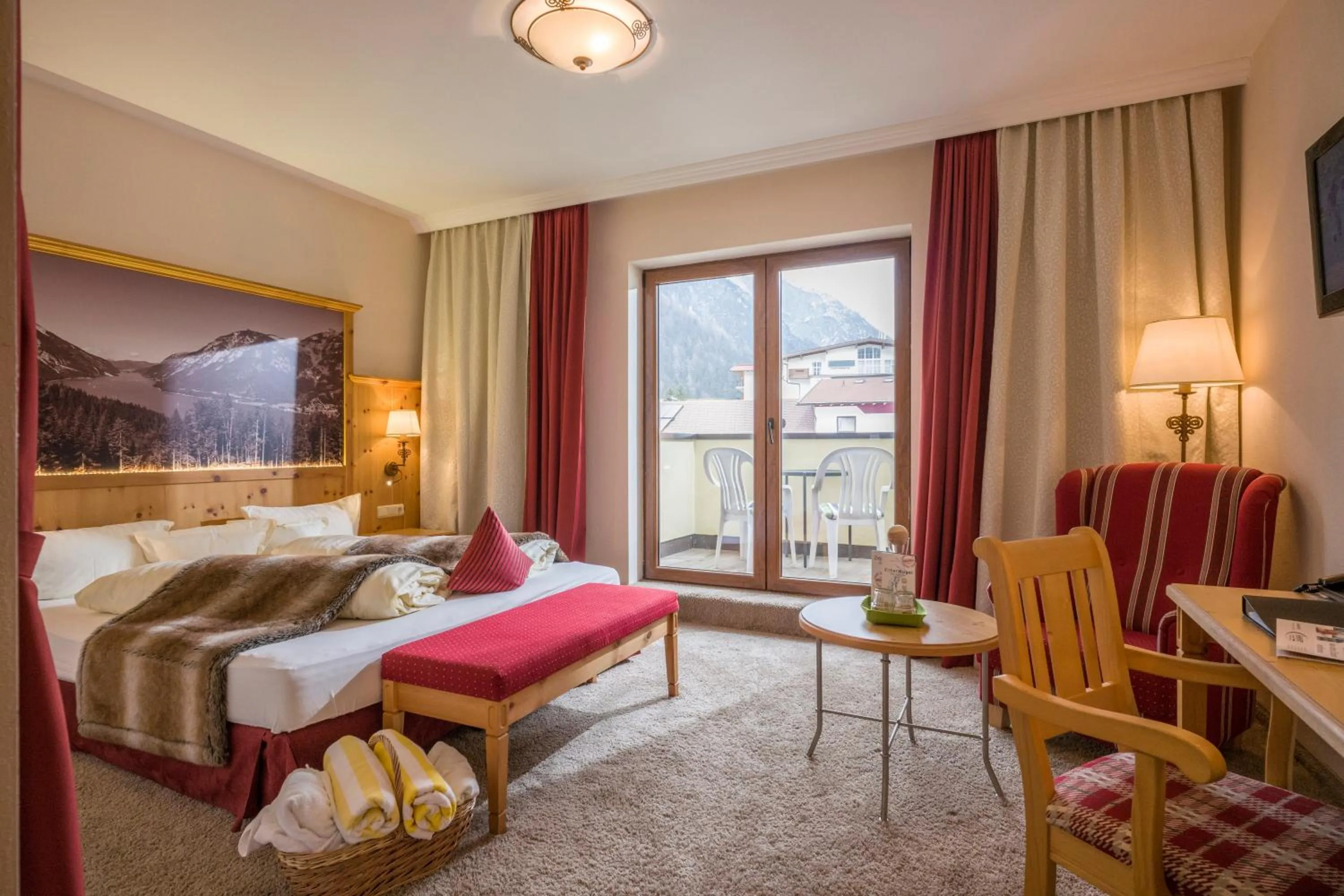 Photo of the whole room, Bed in Hotel Post am See