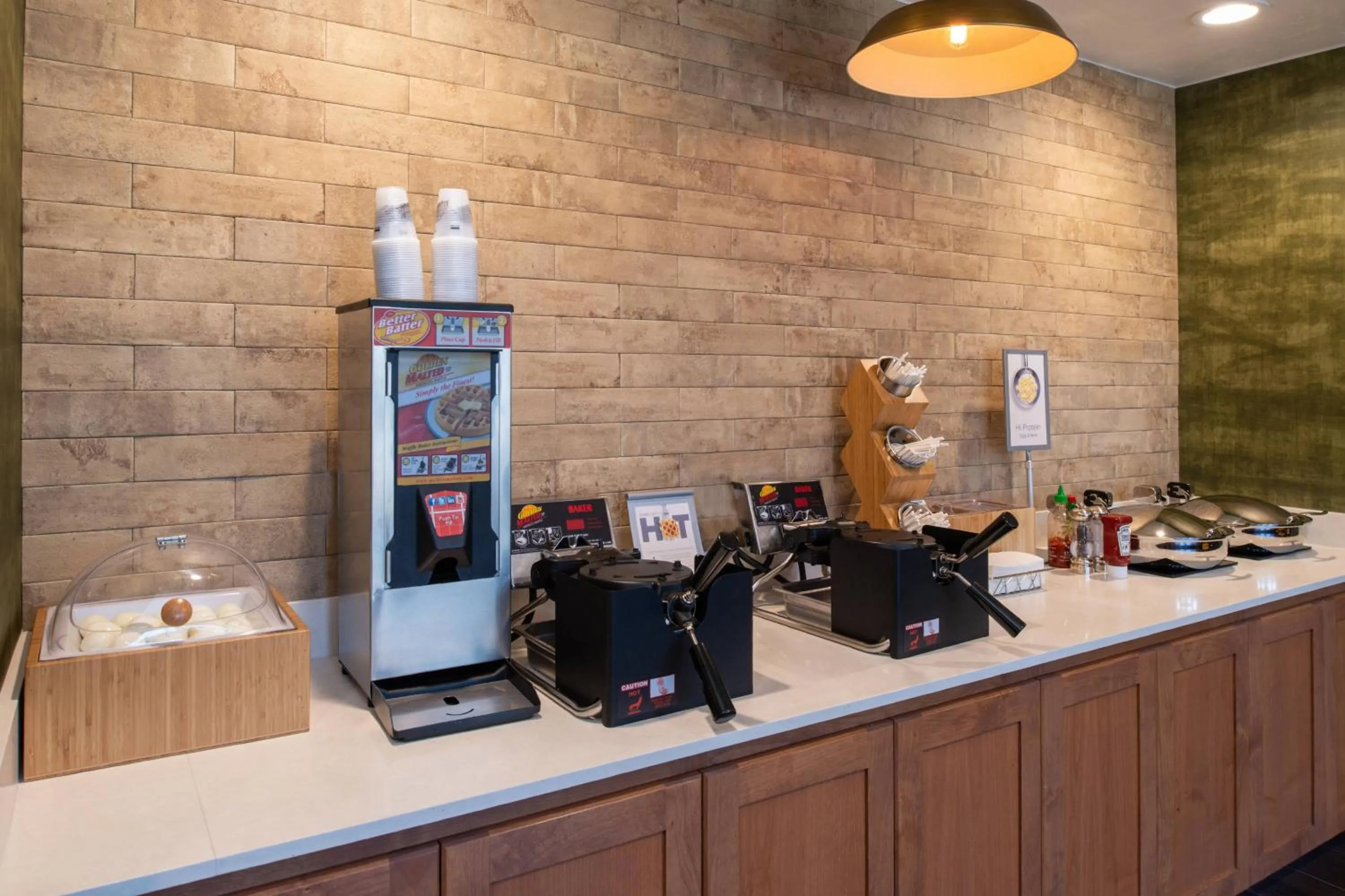 Breakfast in Fairfield Inn and Suites by Marriott Bakersfield Central