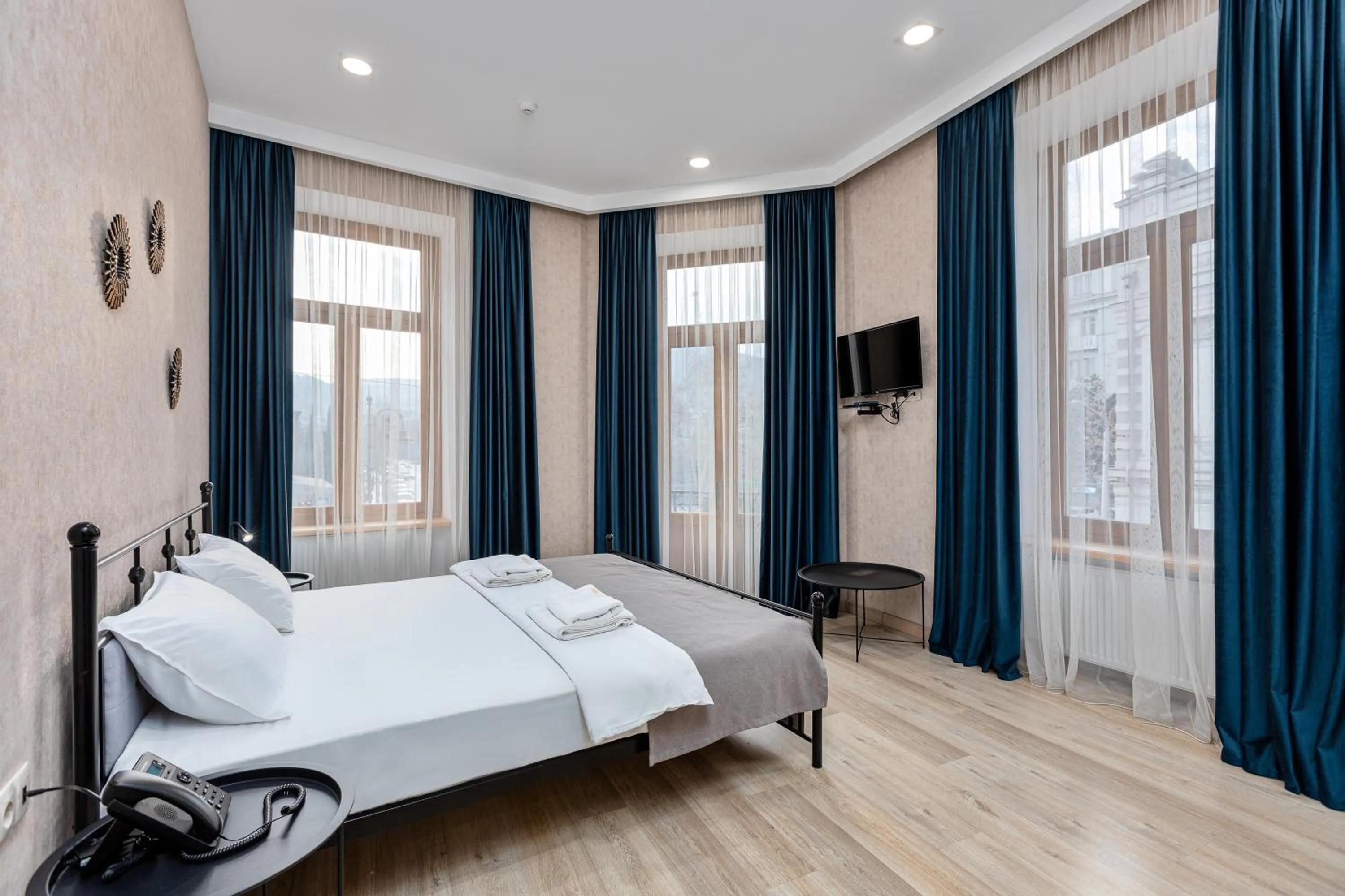 Bedroom, Bed in Monument1880