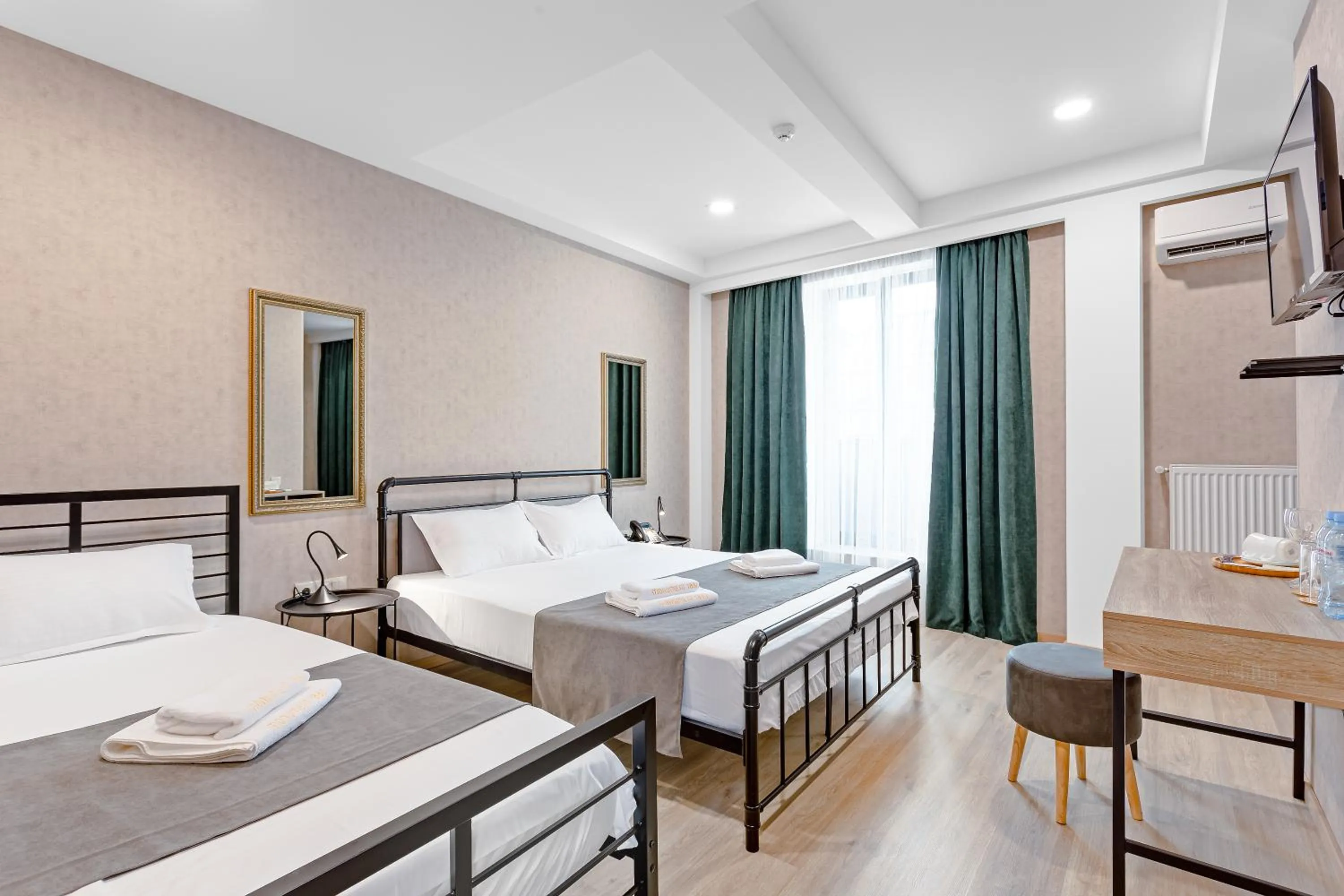 Bedroom, Bed in Monument1880