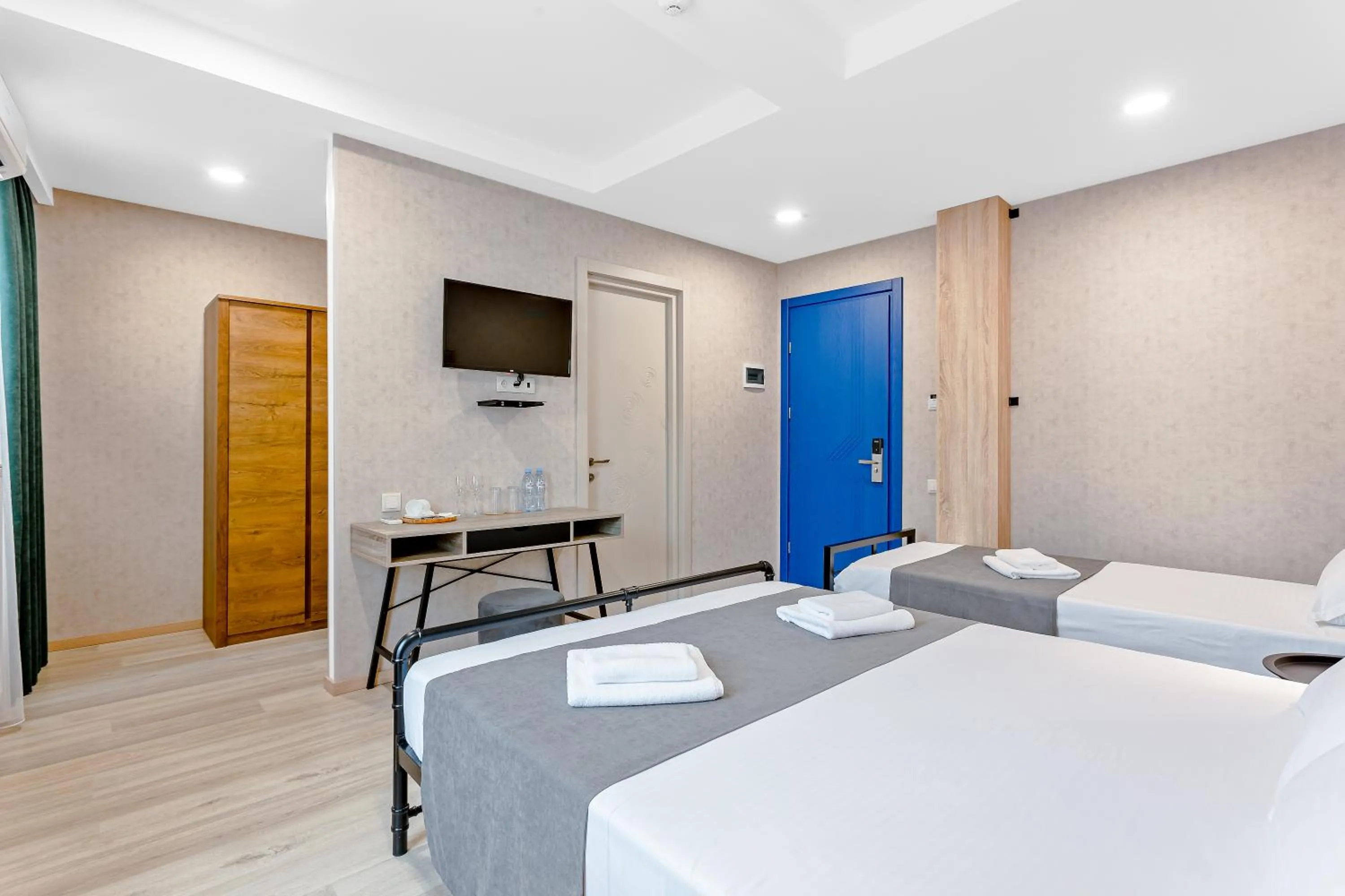 Bedroom, Bed in Monument1880