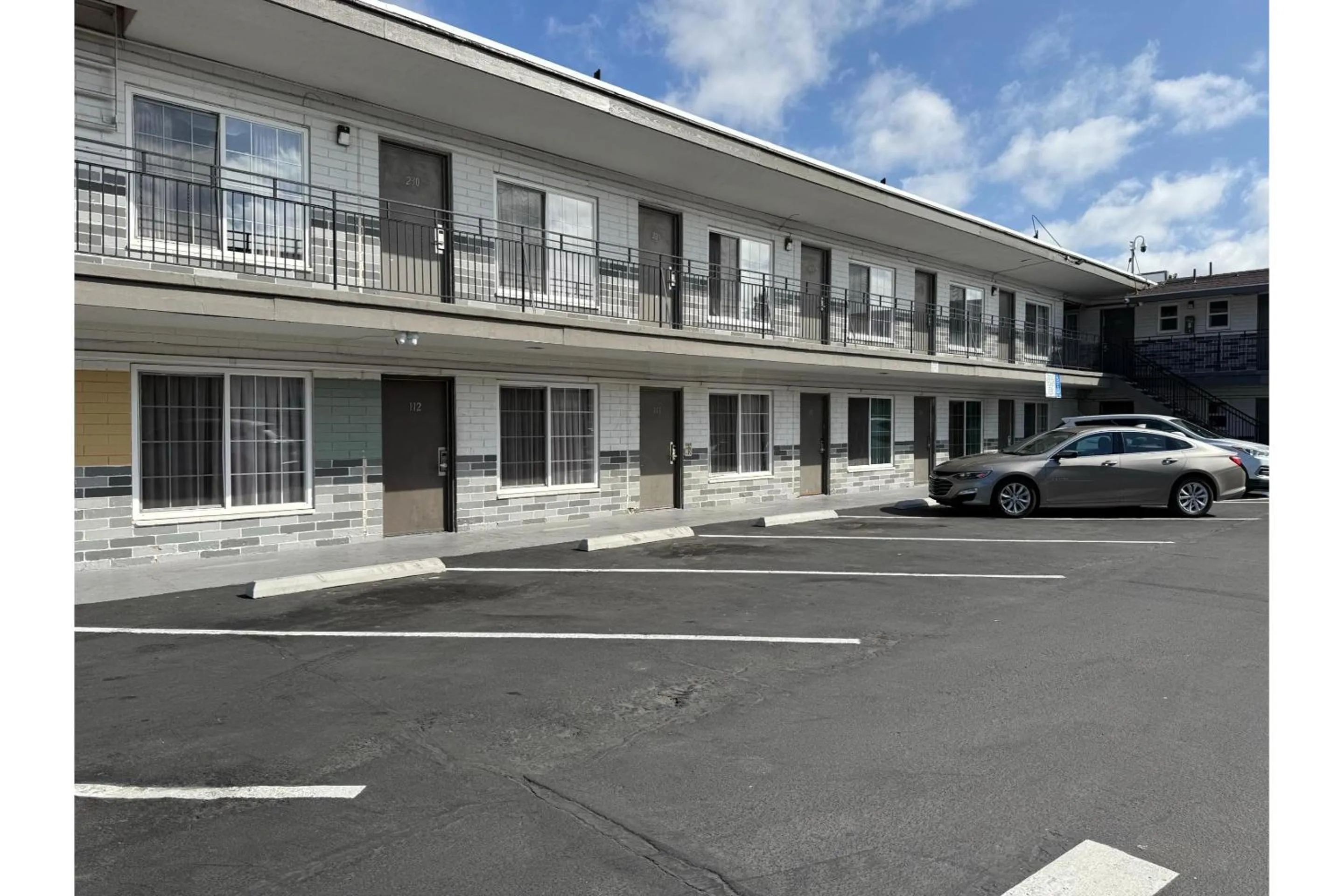 Parking in Big 7 Motel Chula Vista I-5