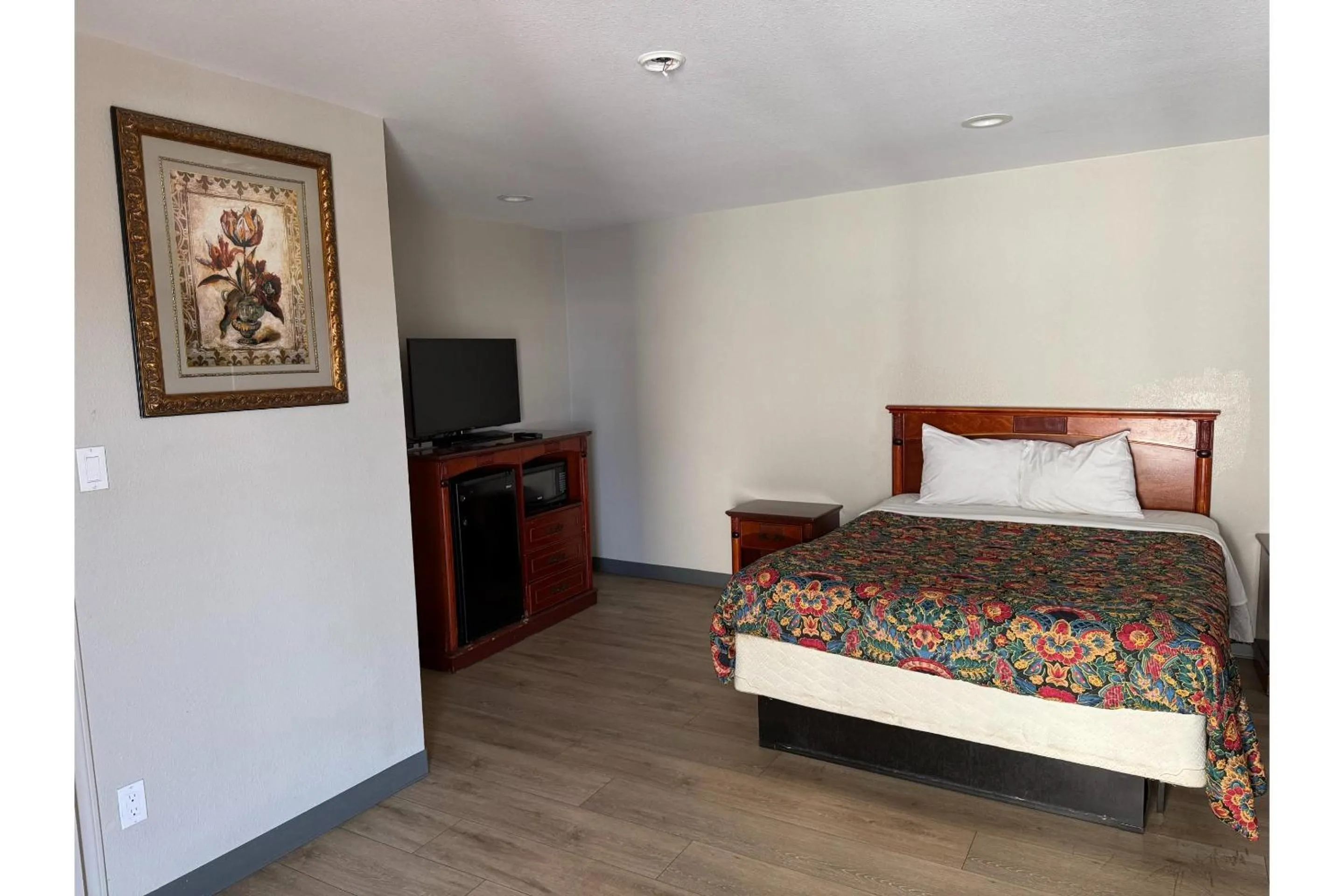 Bedroom, Bed in Big 7 Motel Chula Vista I-5