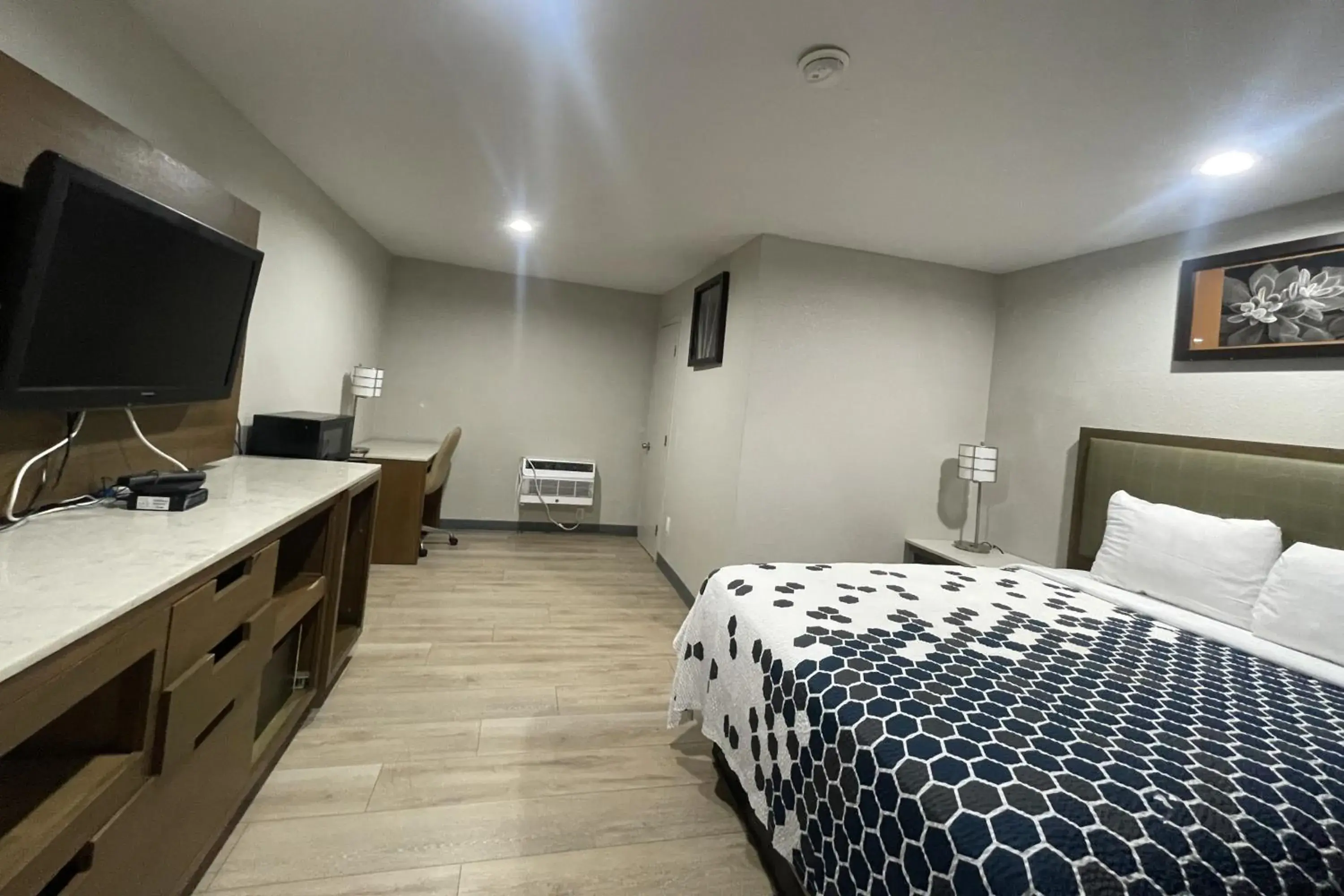 Bed in Big 7 Motel Chula Vista I-5 Bed in Big 7 Motel Chula Vista I-5