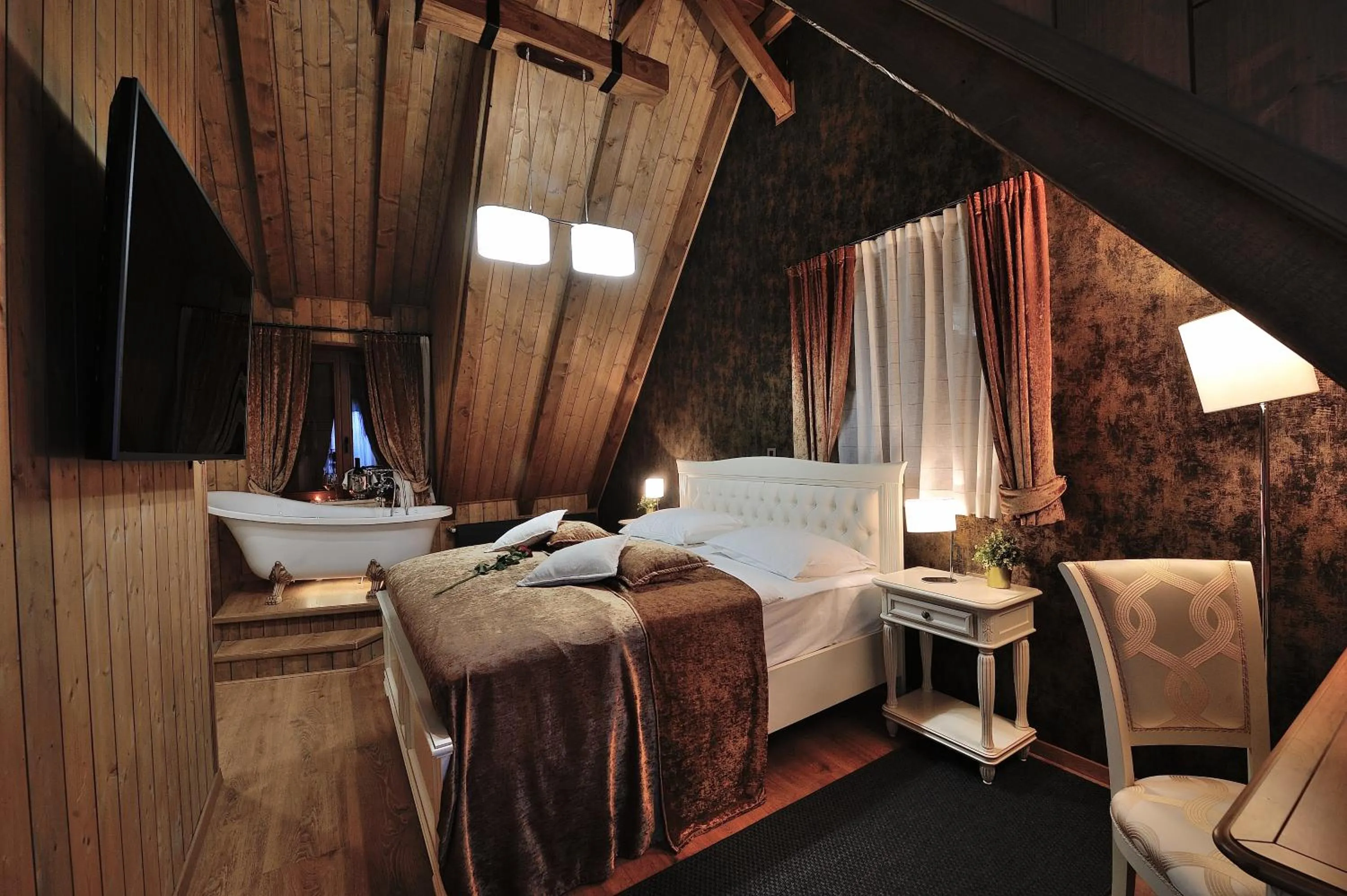 Bed in Lakeside Hotel Plitvice