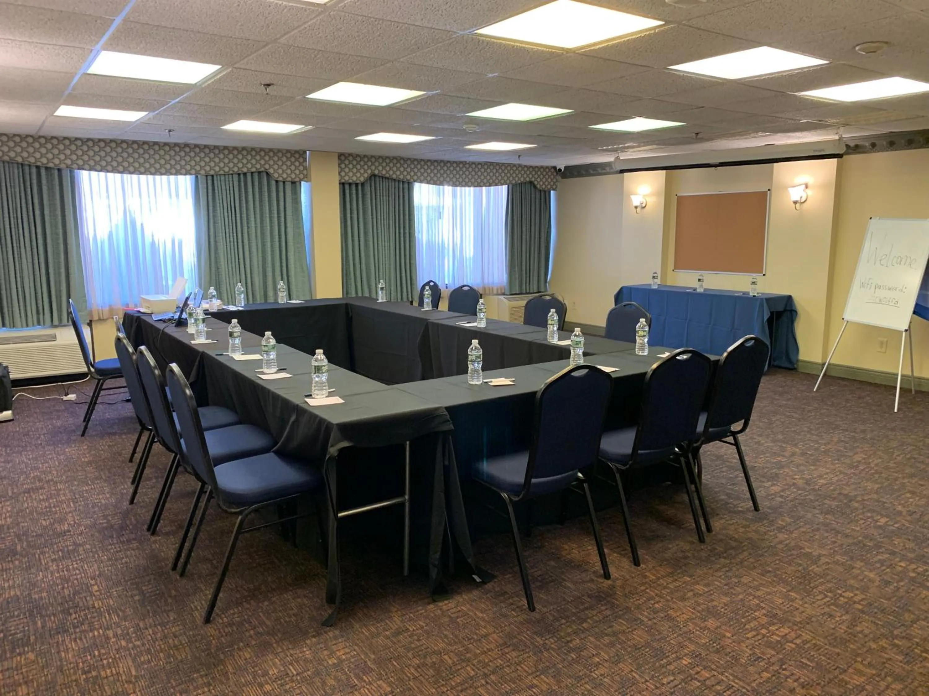 Meeting/conference room in Albany Airport Inn