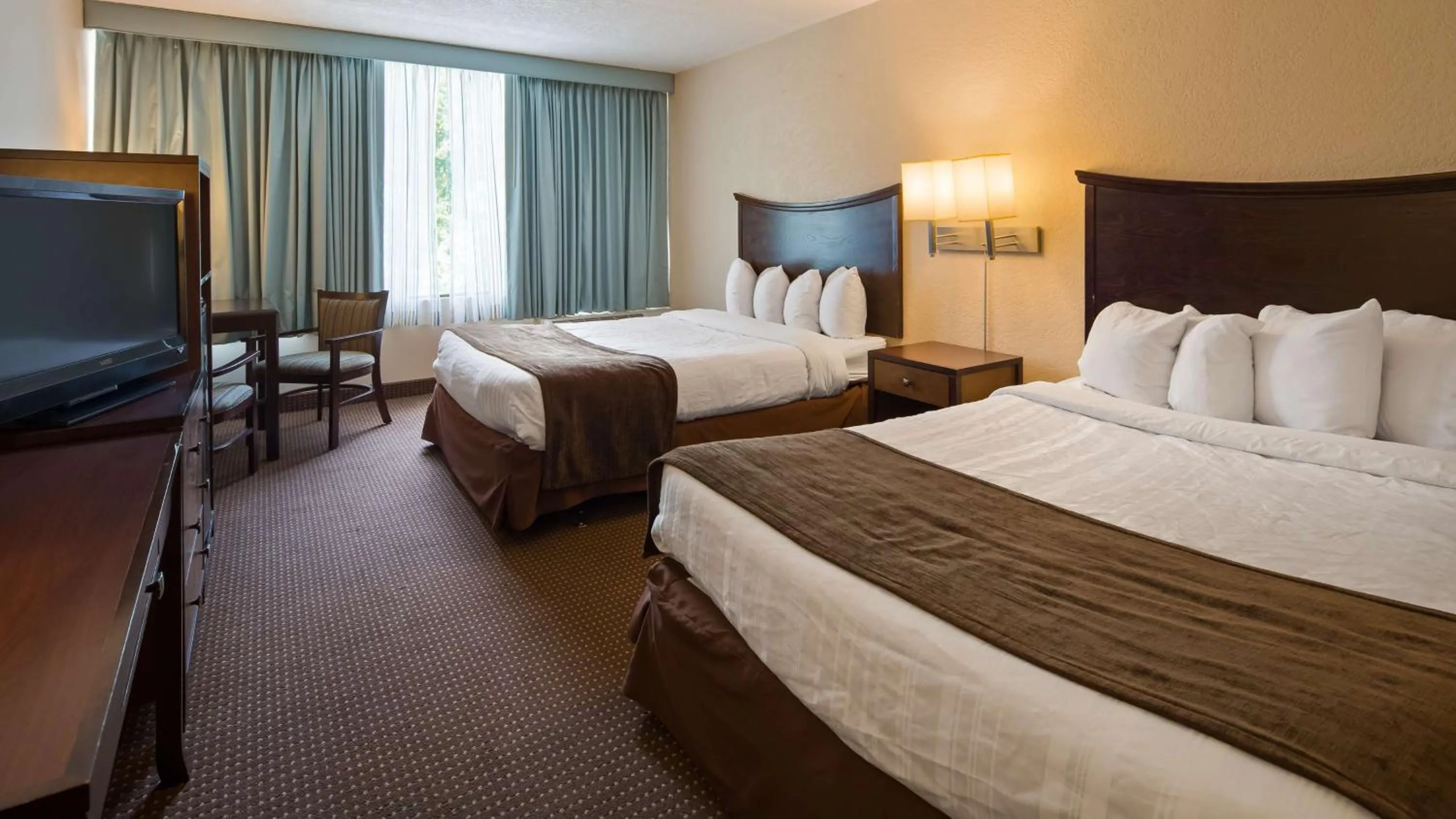 Photo of the whole room, Bed in Albany Airport Inn