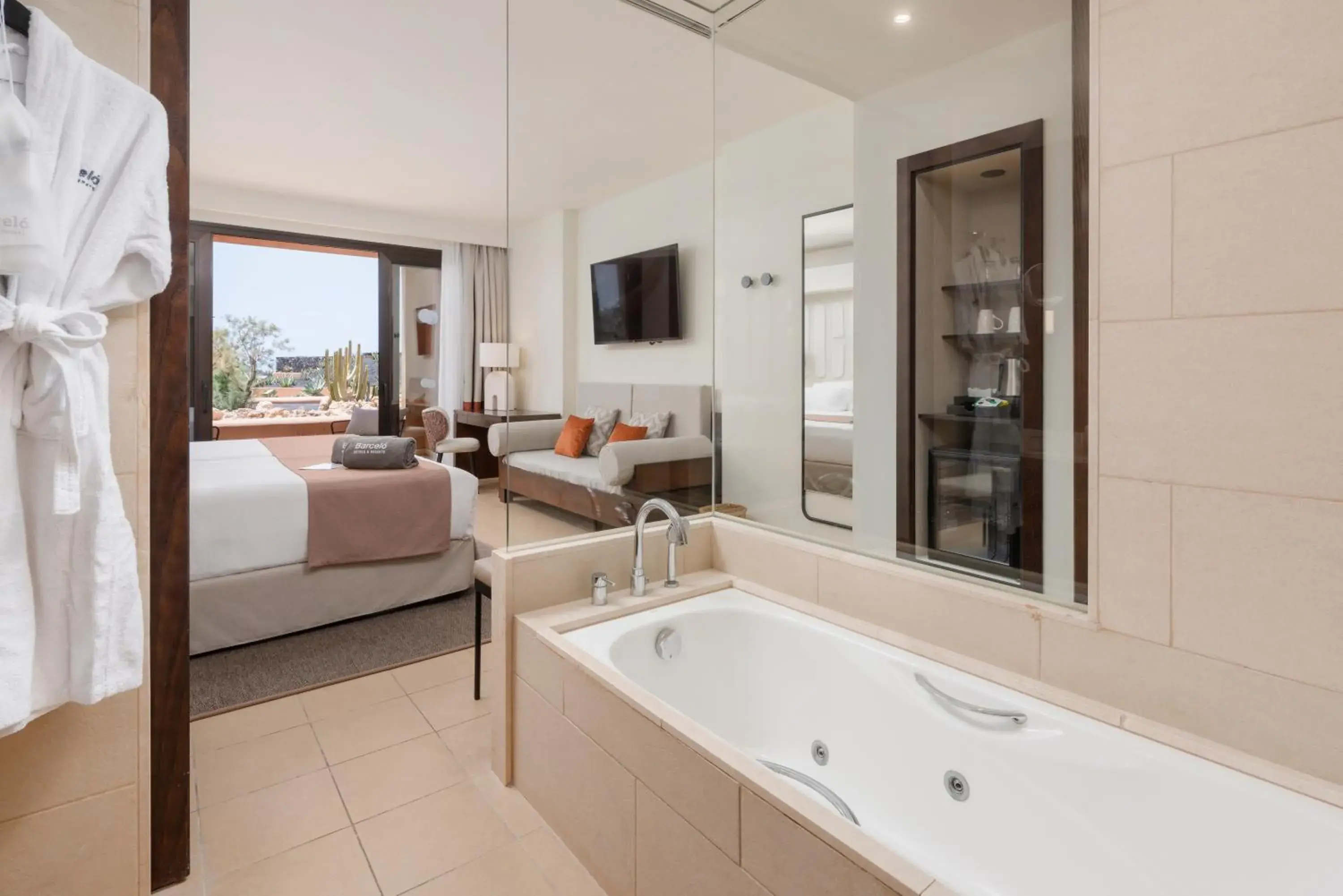 Hot Tub, Bed in Barceló Tenerife Royal Level Hot Tub, Bed in Barceló Tenerife Royal Level