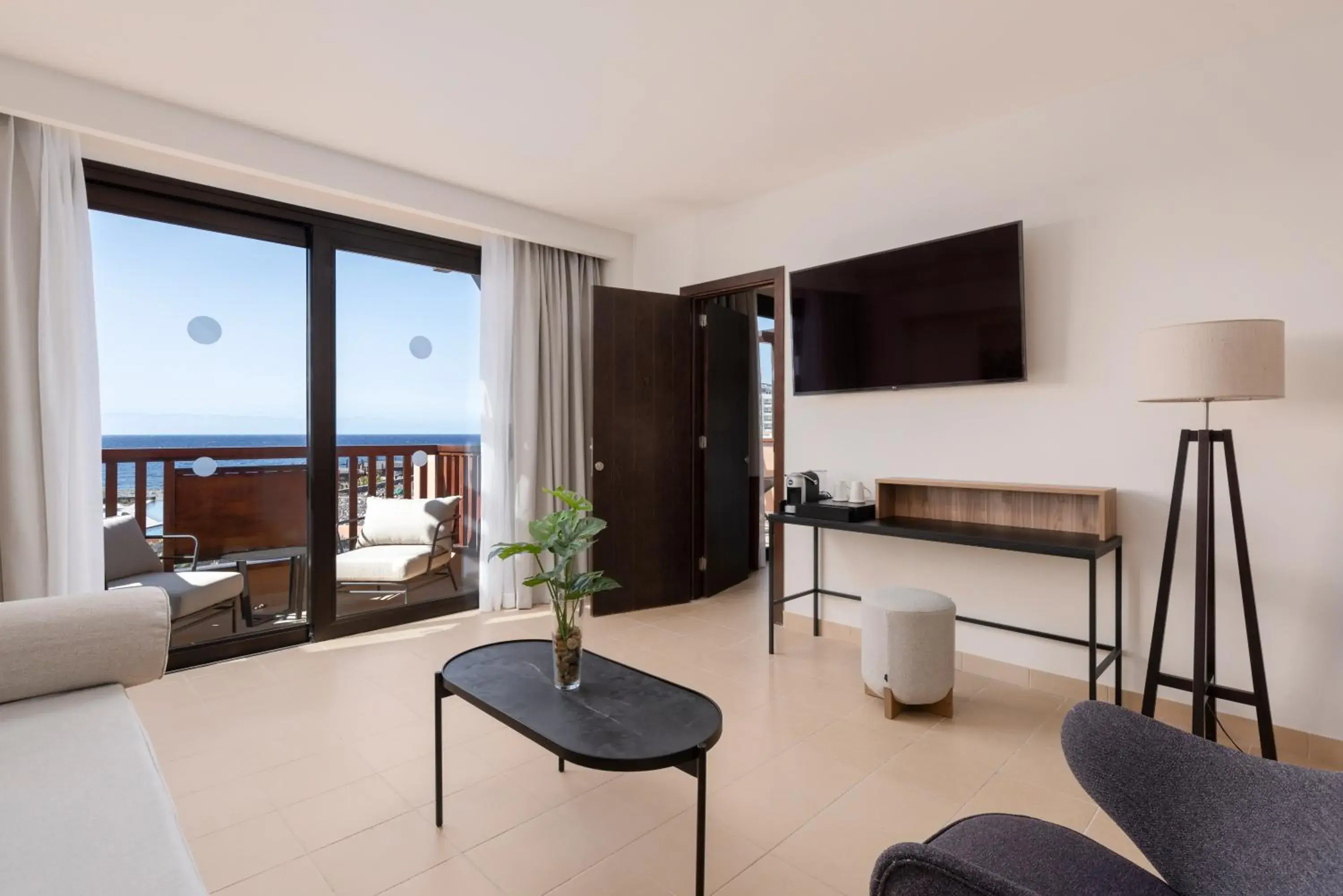Living room in Barceló Tenerife Royal Level Living room in Barceló Tenerife Royal Level