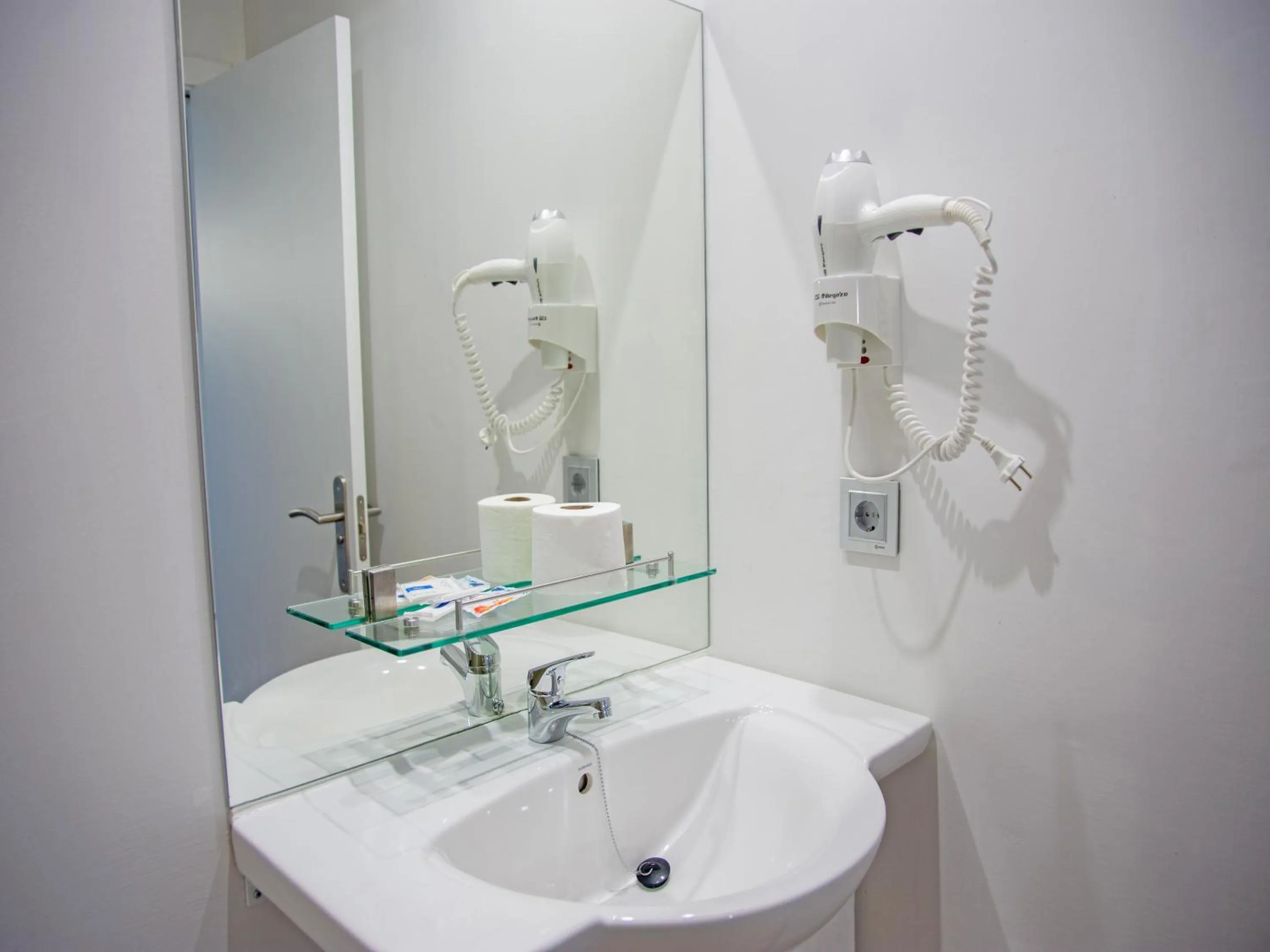 Bathroom in Apartamentos Santander Maliaño Suites 3000