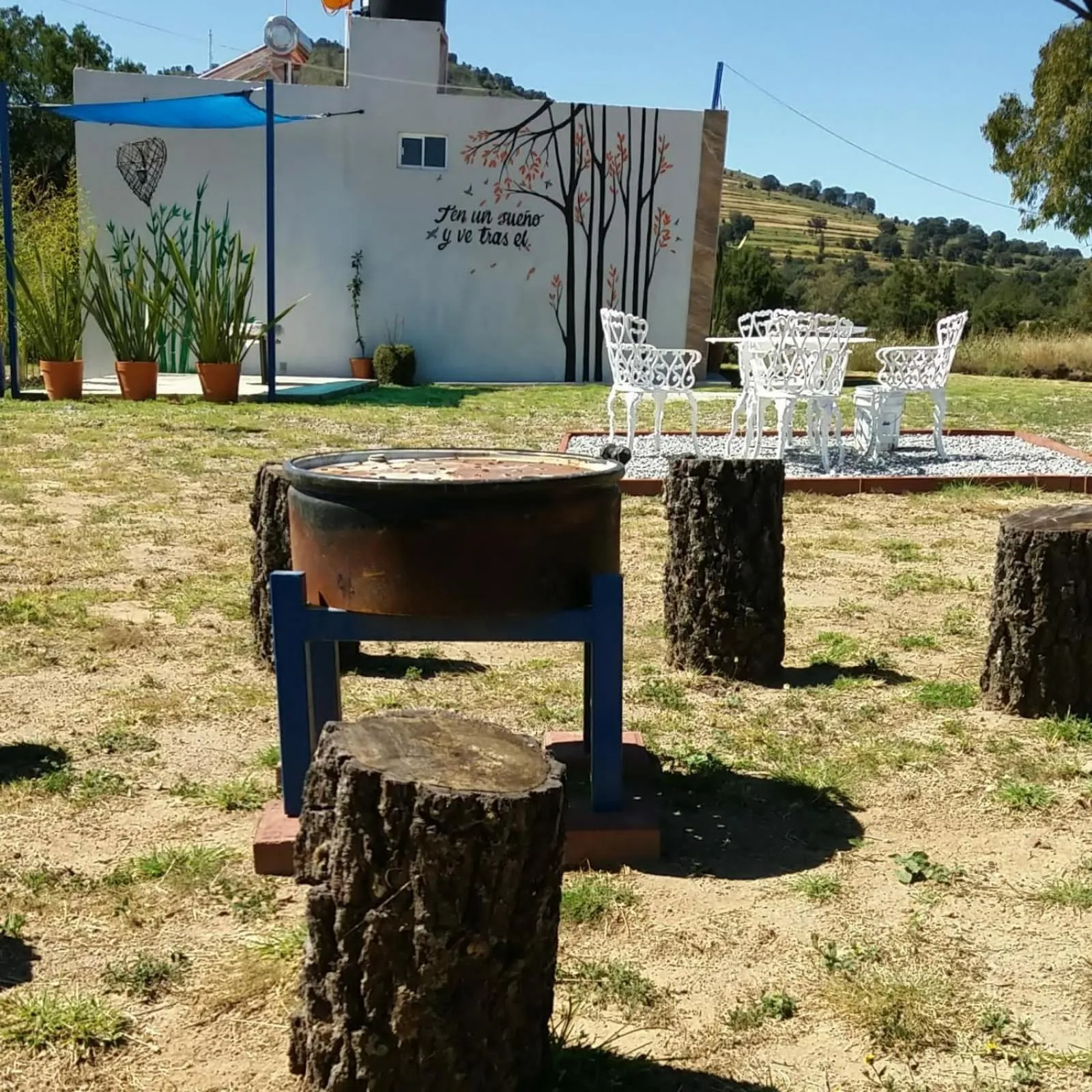 Evening entertainment in ANBAROA VILLAS