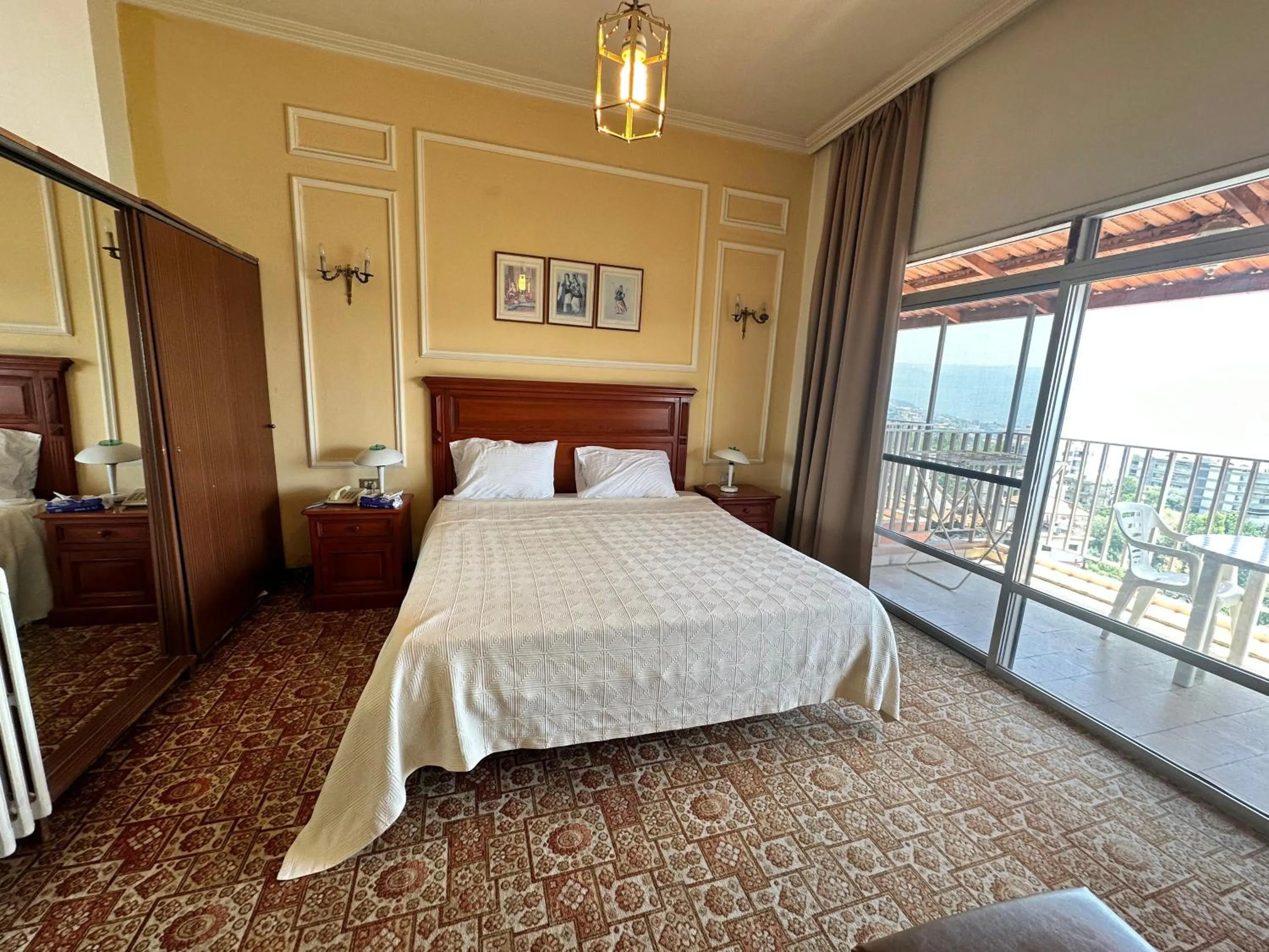 Bed in Le Crillon