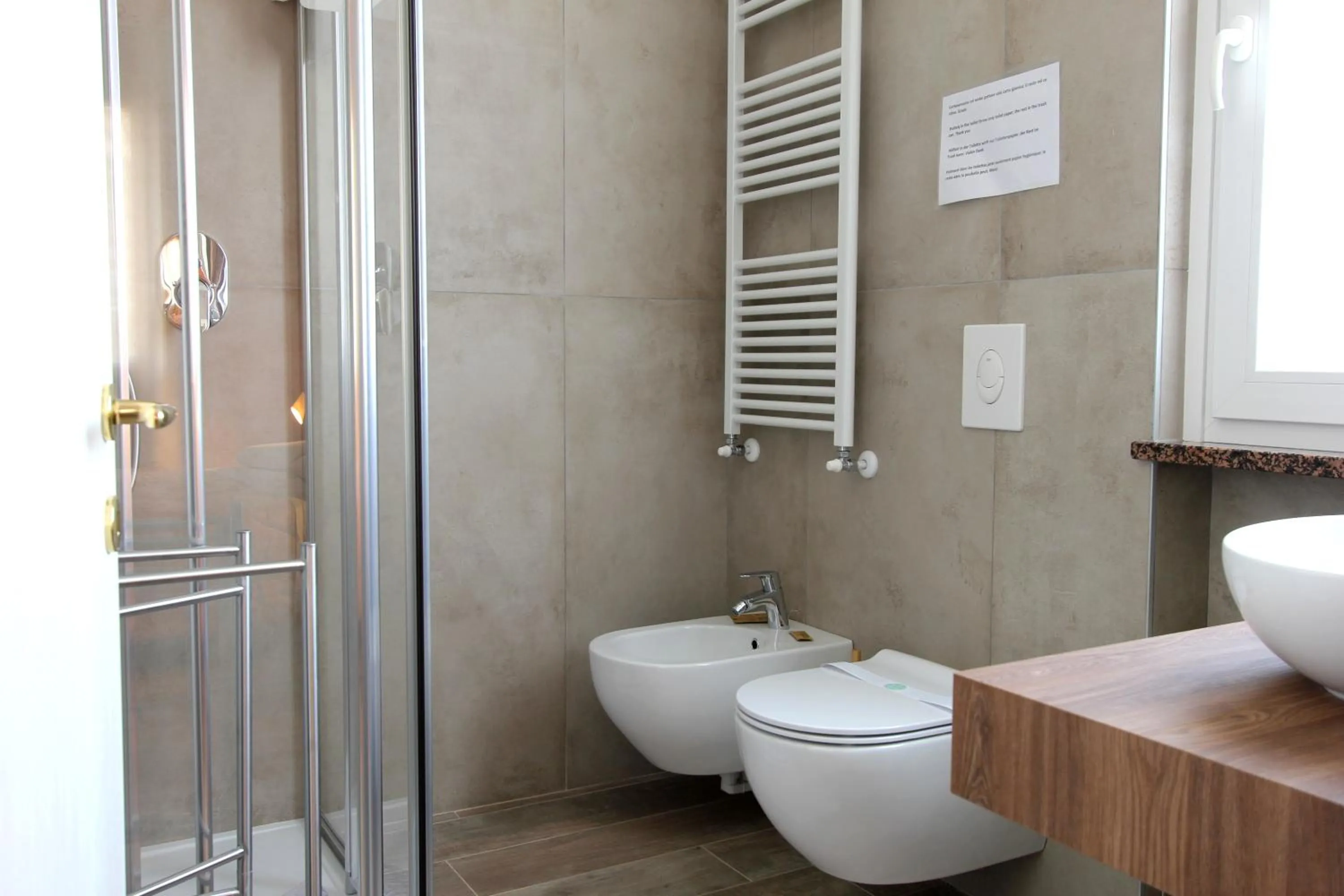 Shower in Maison N&M