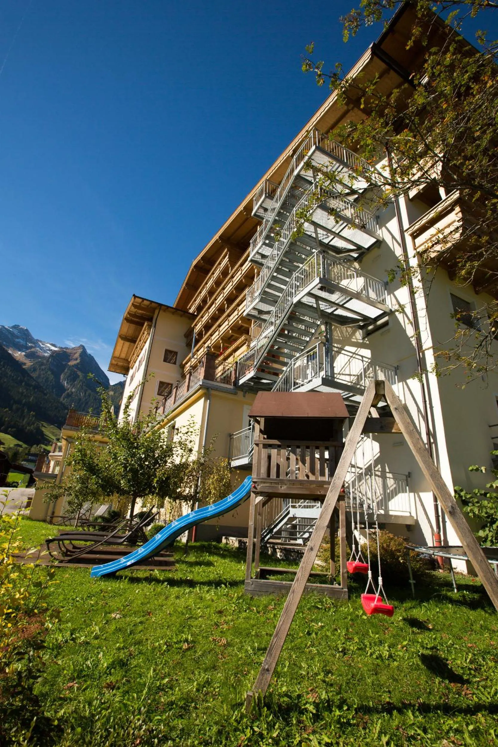 Property building in Superior Hotel Persal