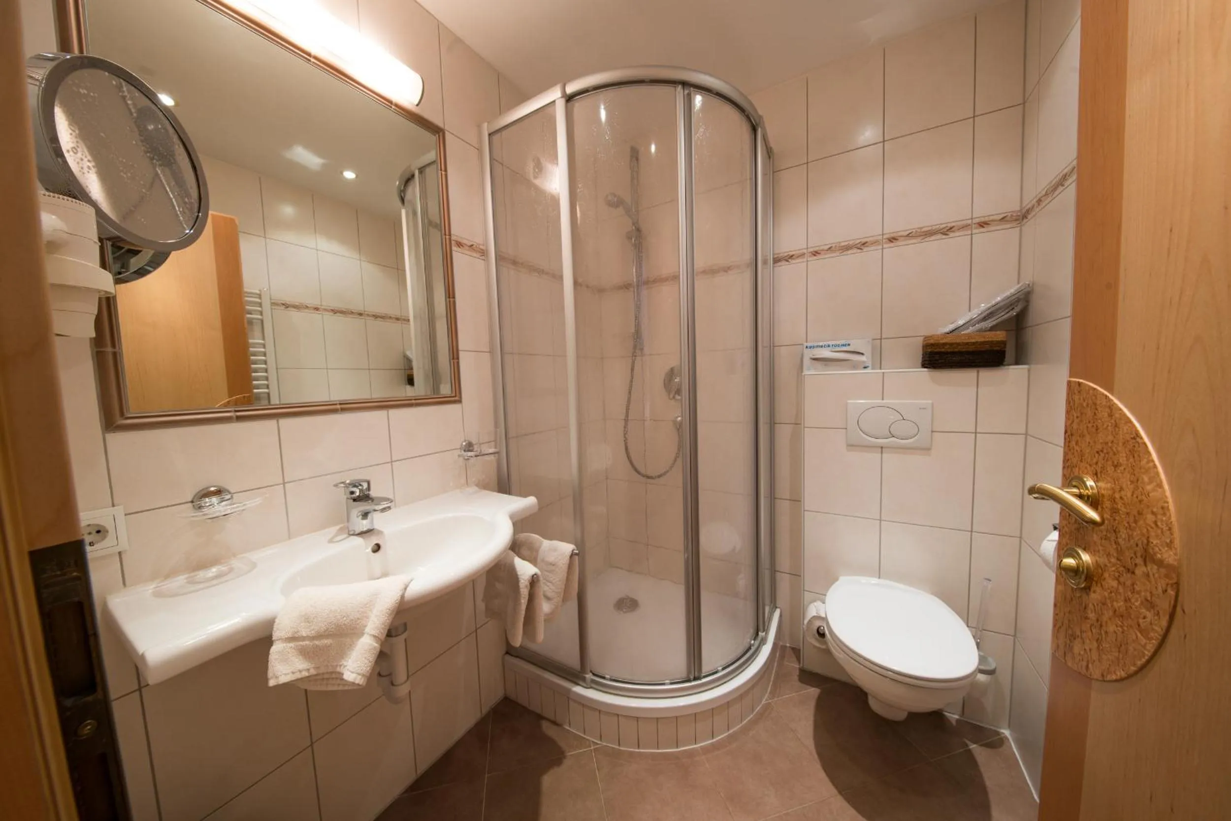 Bathroom in Superior Hotel Persal