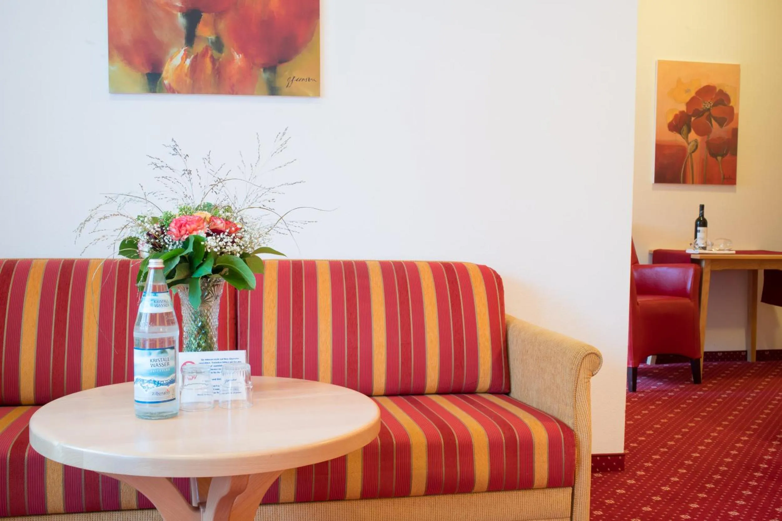 Seating area in Superior Hotel Persal