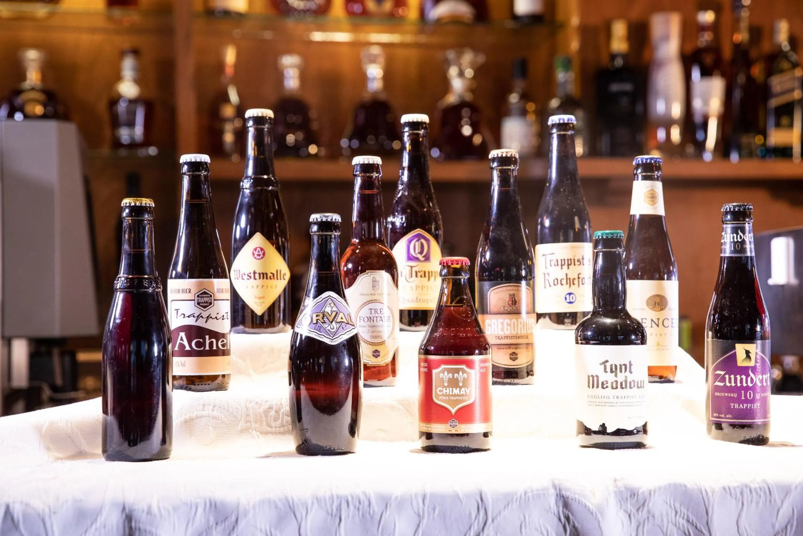 Lounge or bar in Superior Hotel Persal