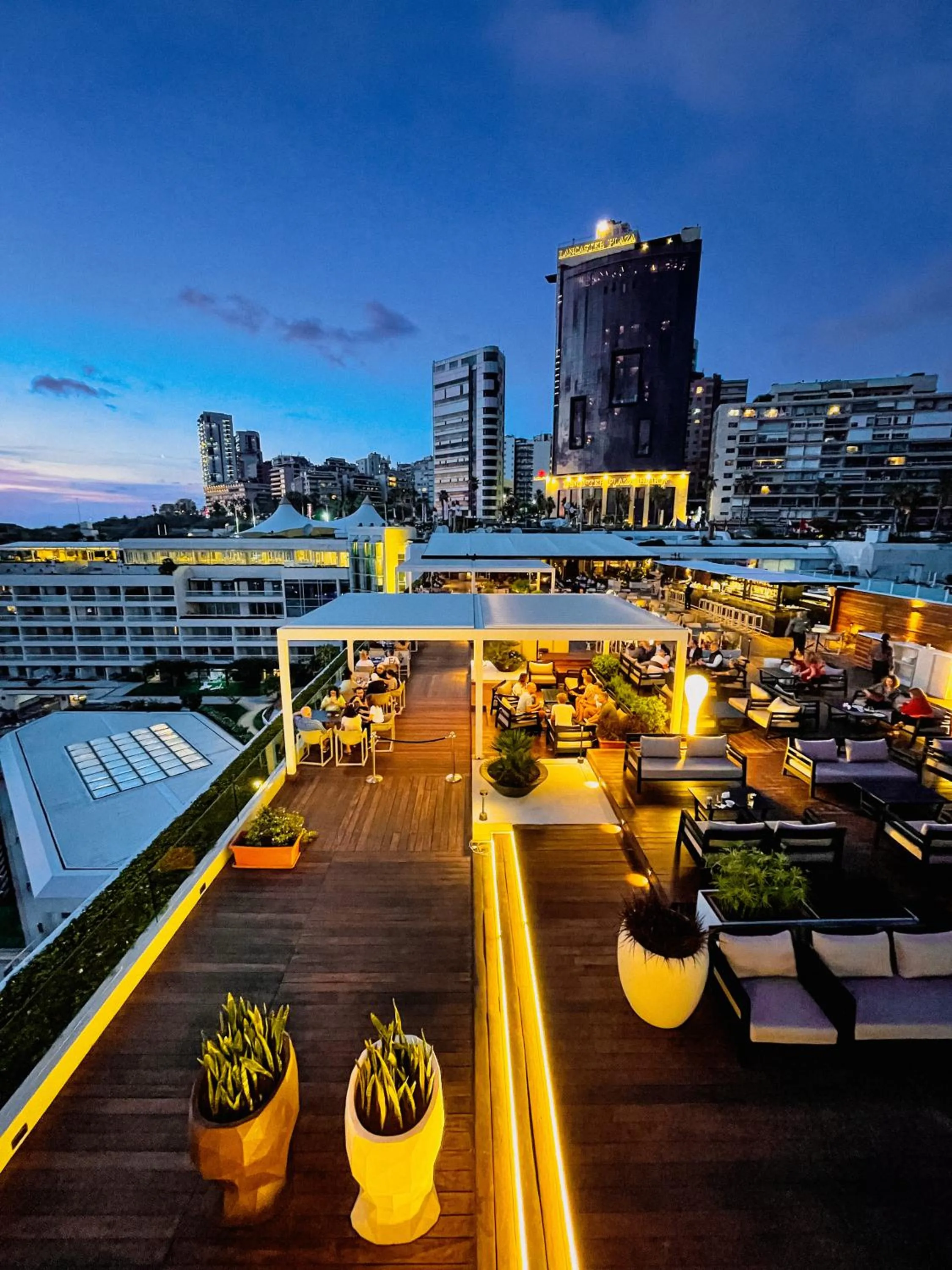 Restaurant/places to eat in Mövenpick Hotel Beirut