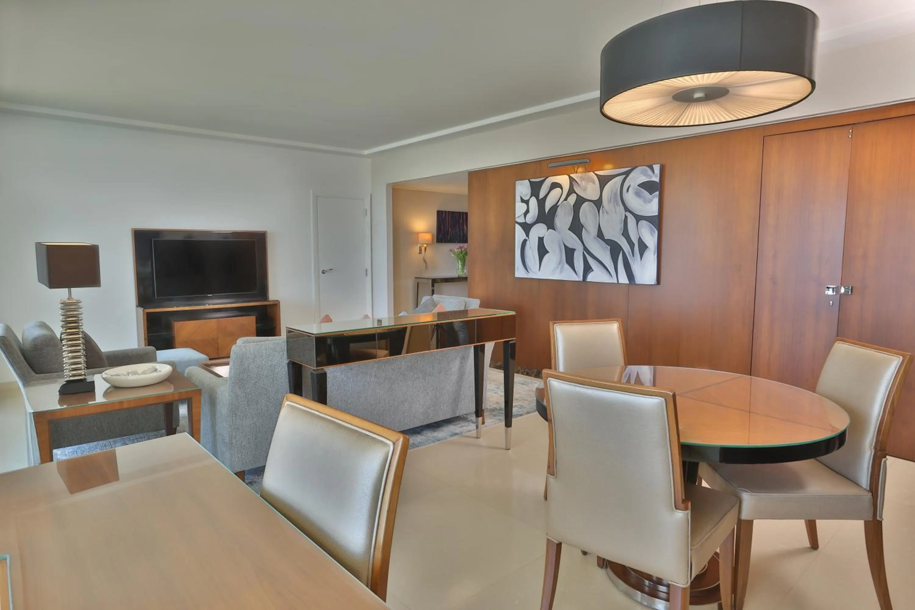 Seating area in Mövenpick Hotel Beirut