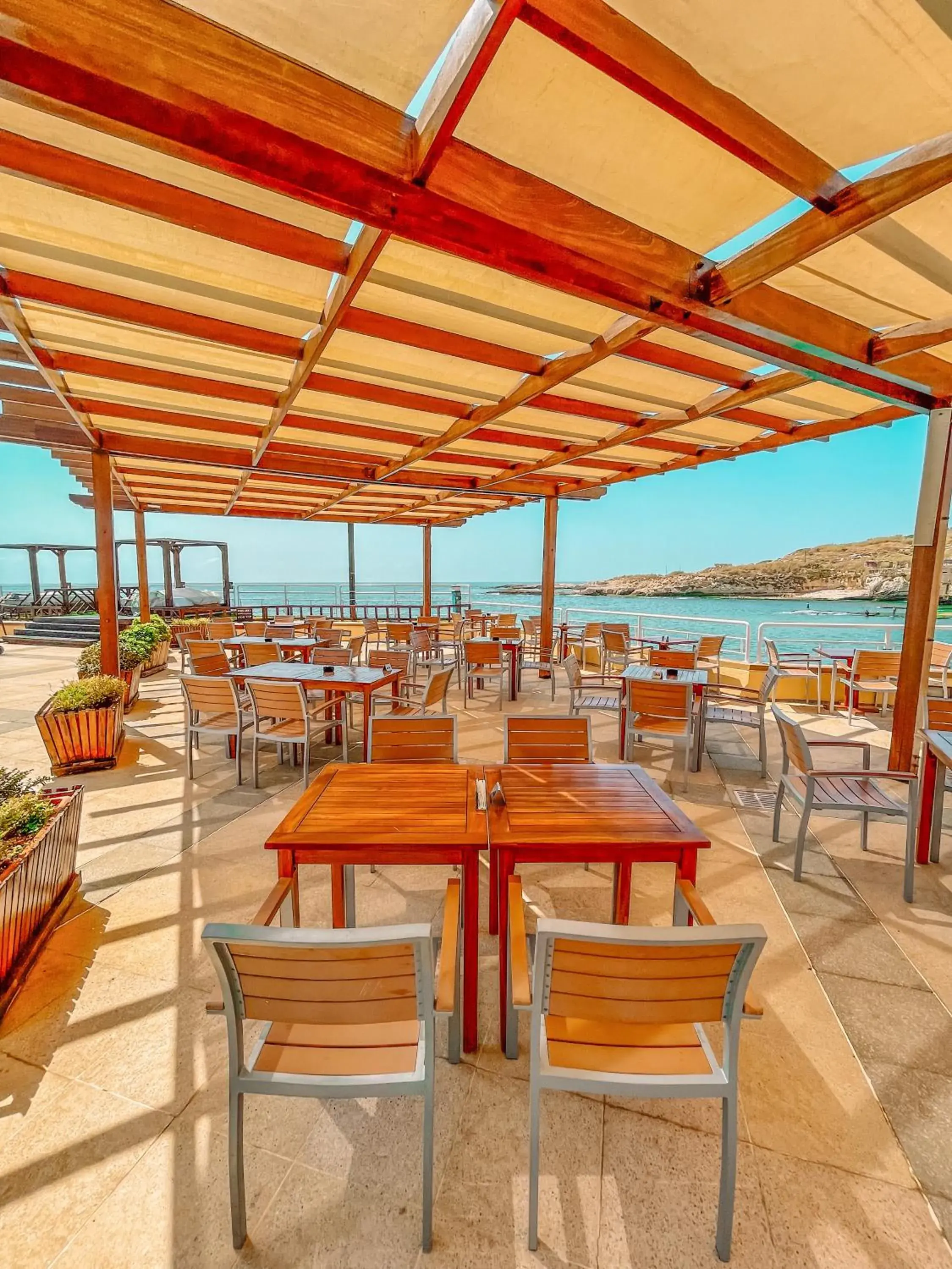 Restaurant/places to eat in Mövenpick Hotel Beirut Restaurant/places to eat in Mövenpick Hotel Beirut