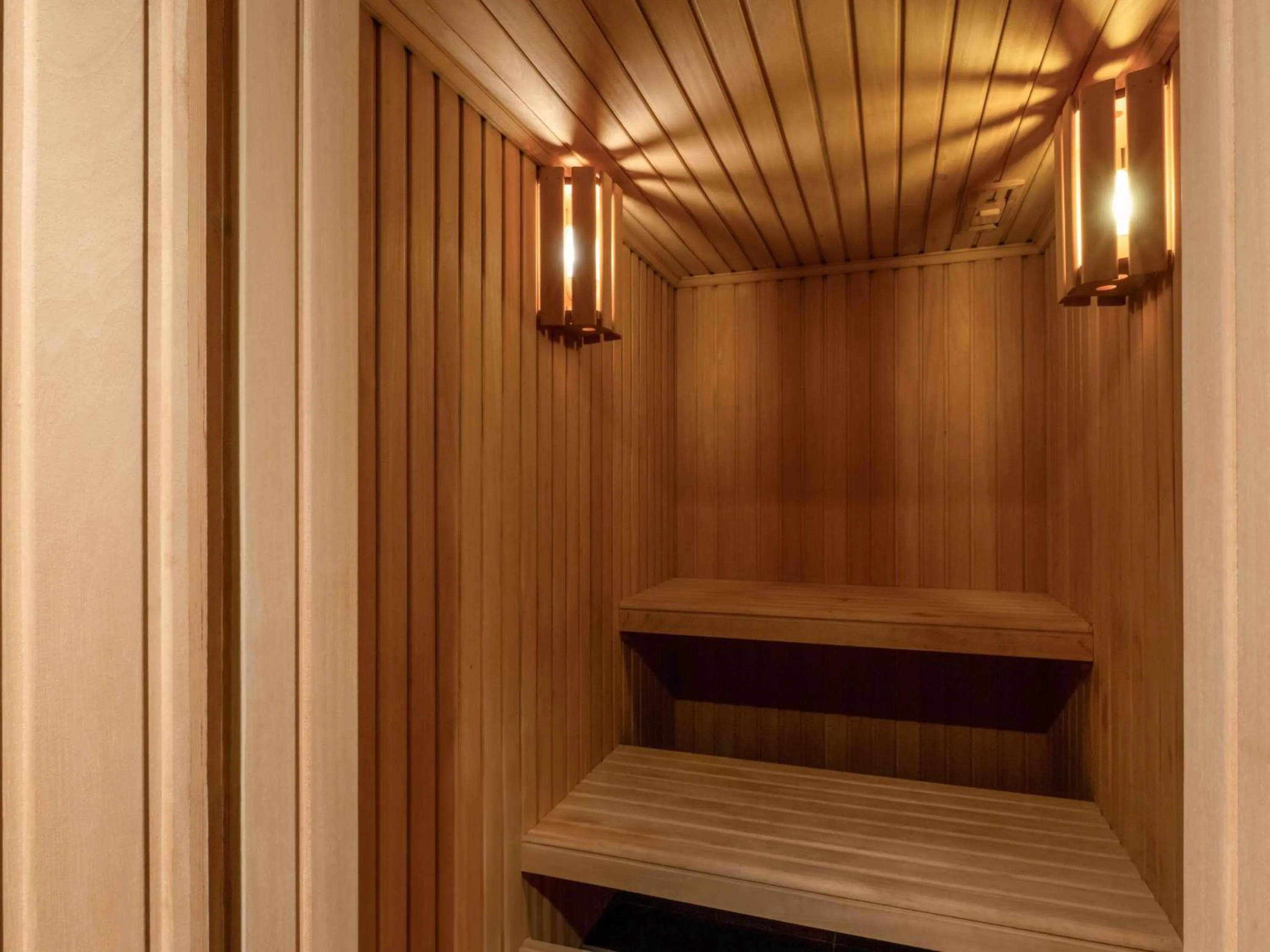 Bedroom in Mövenpick Hotel Beirut