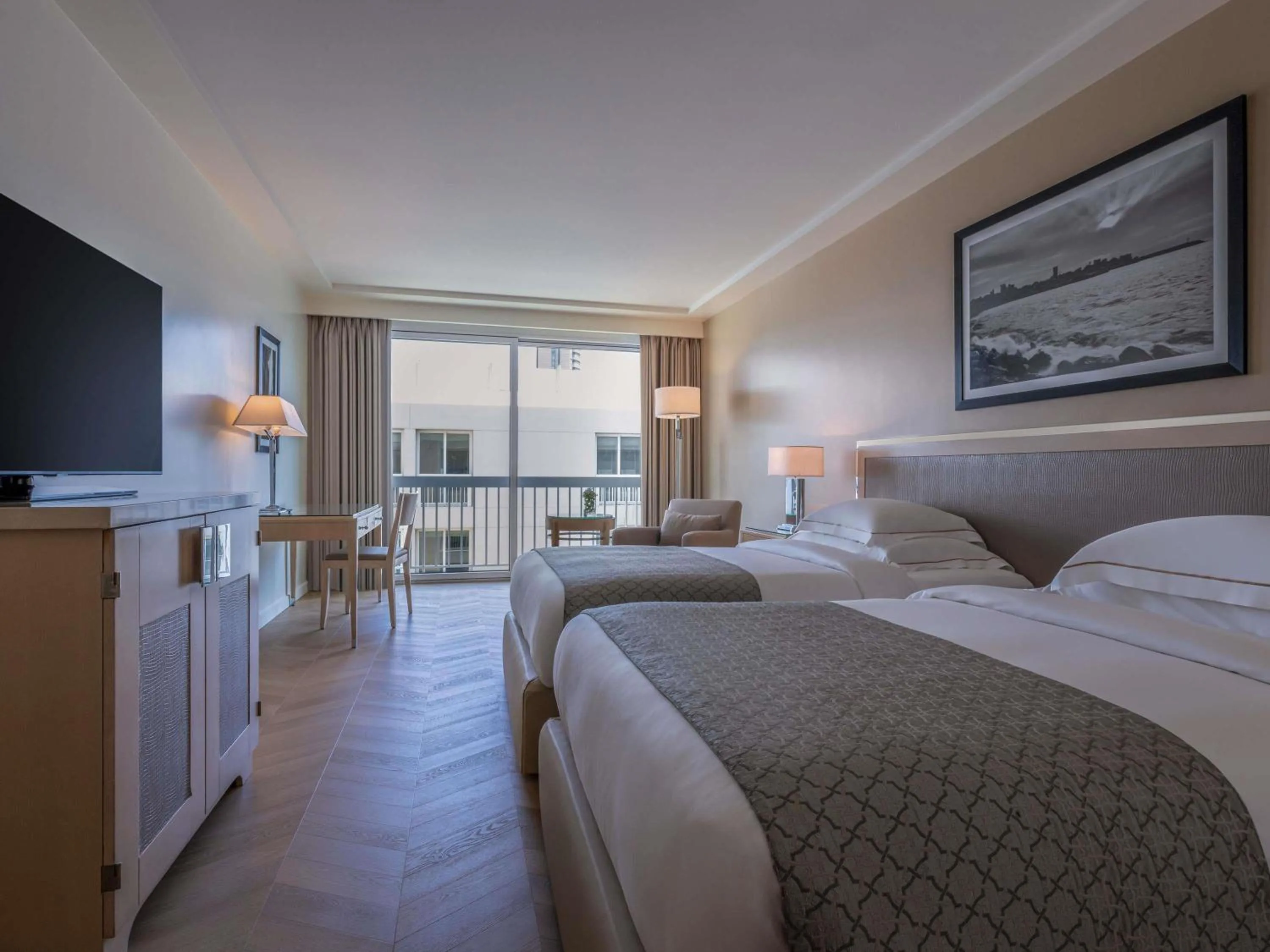 Bedroom, Bed in Mövenpick Hotel Beirut