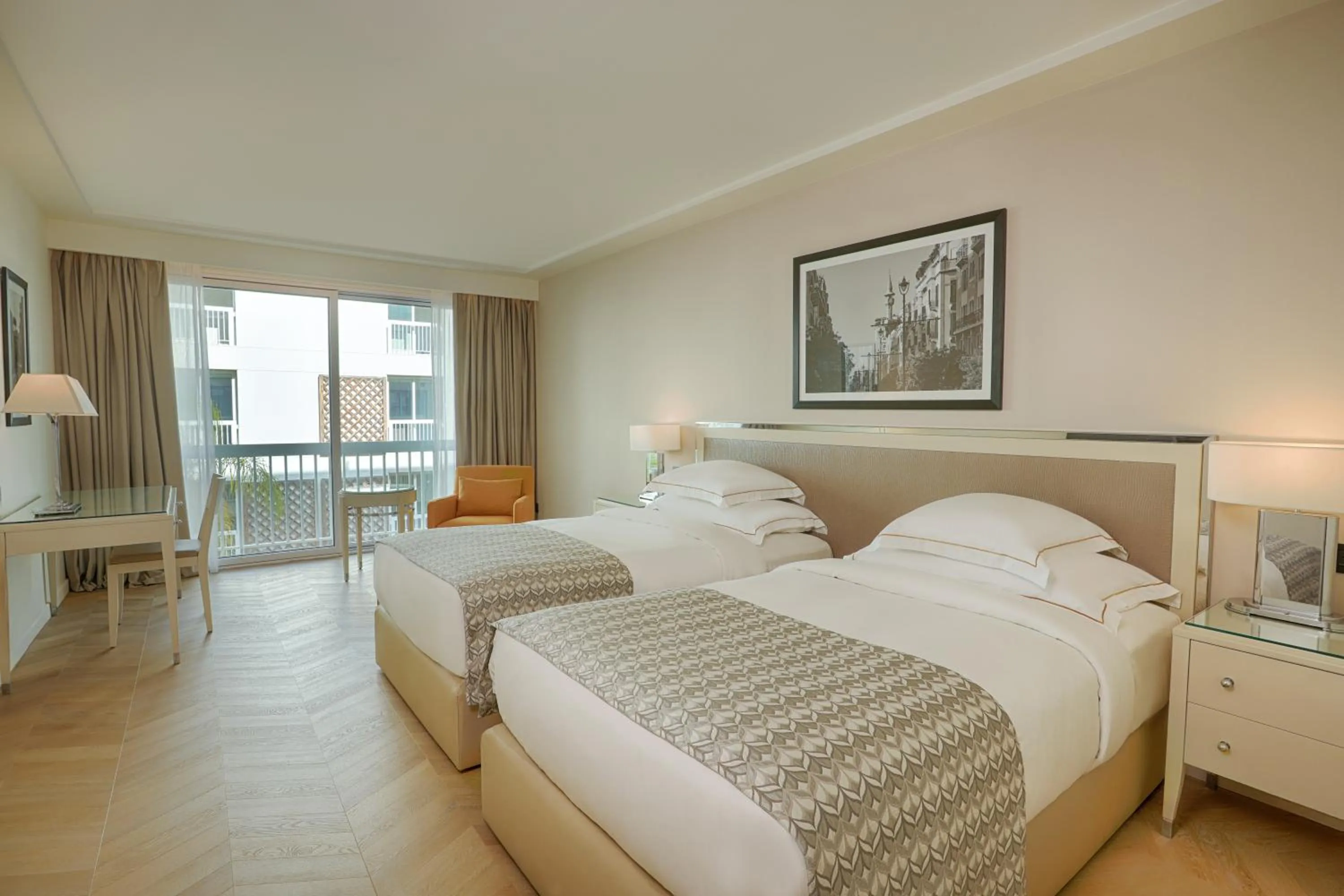 Bedroom, Bed in Mövenpick Hotel Beirut