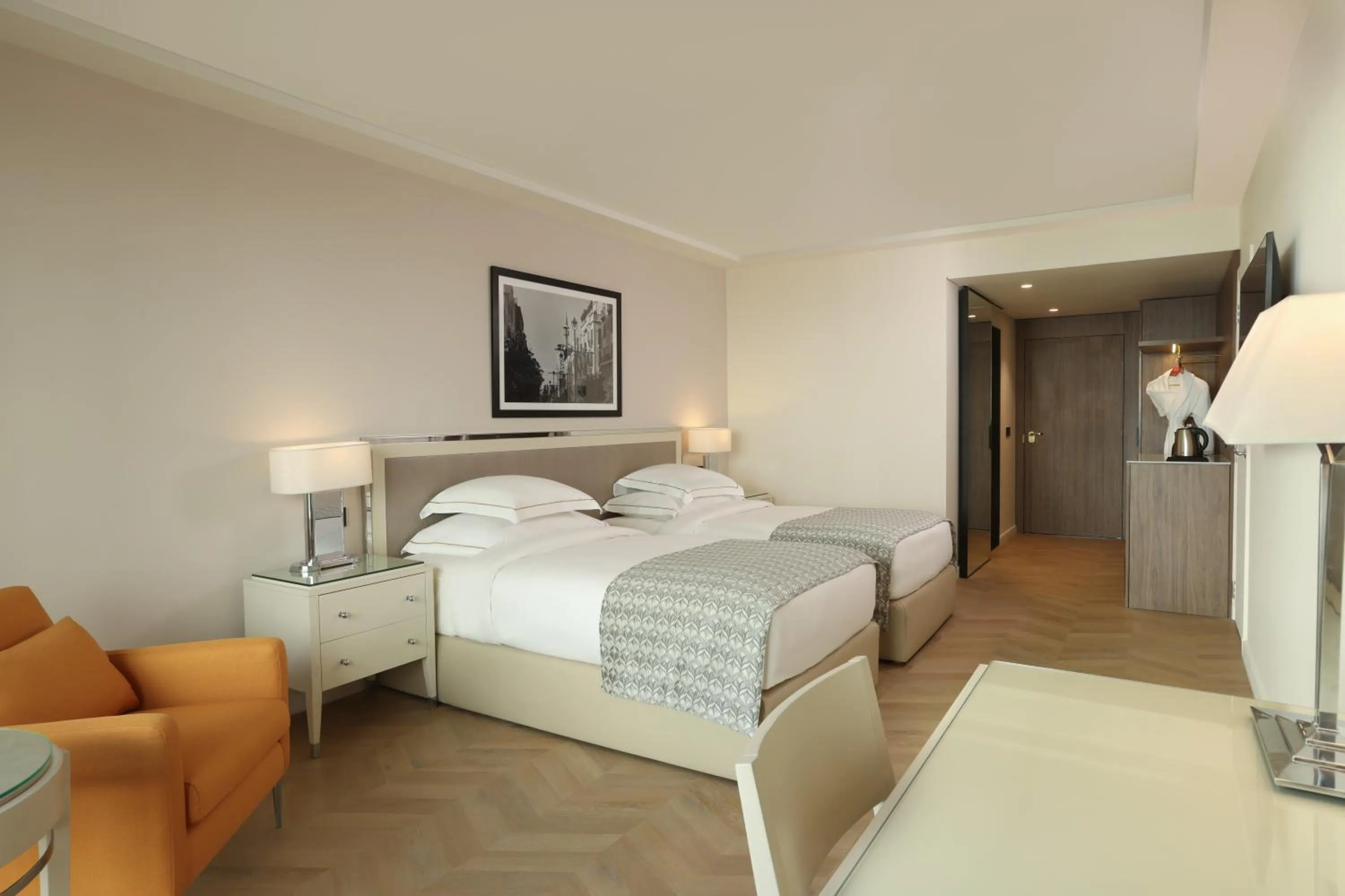 Bedroom, Bed in Mövenpick Hotel Beirut