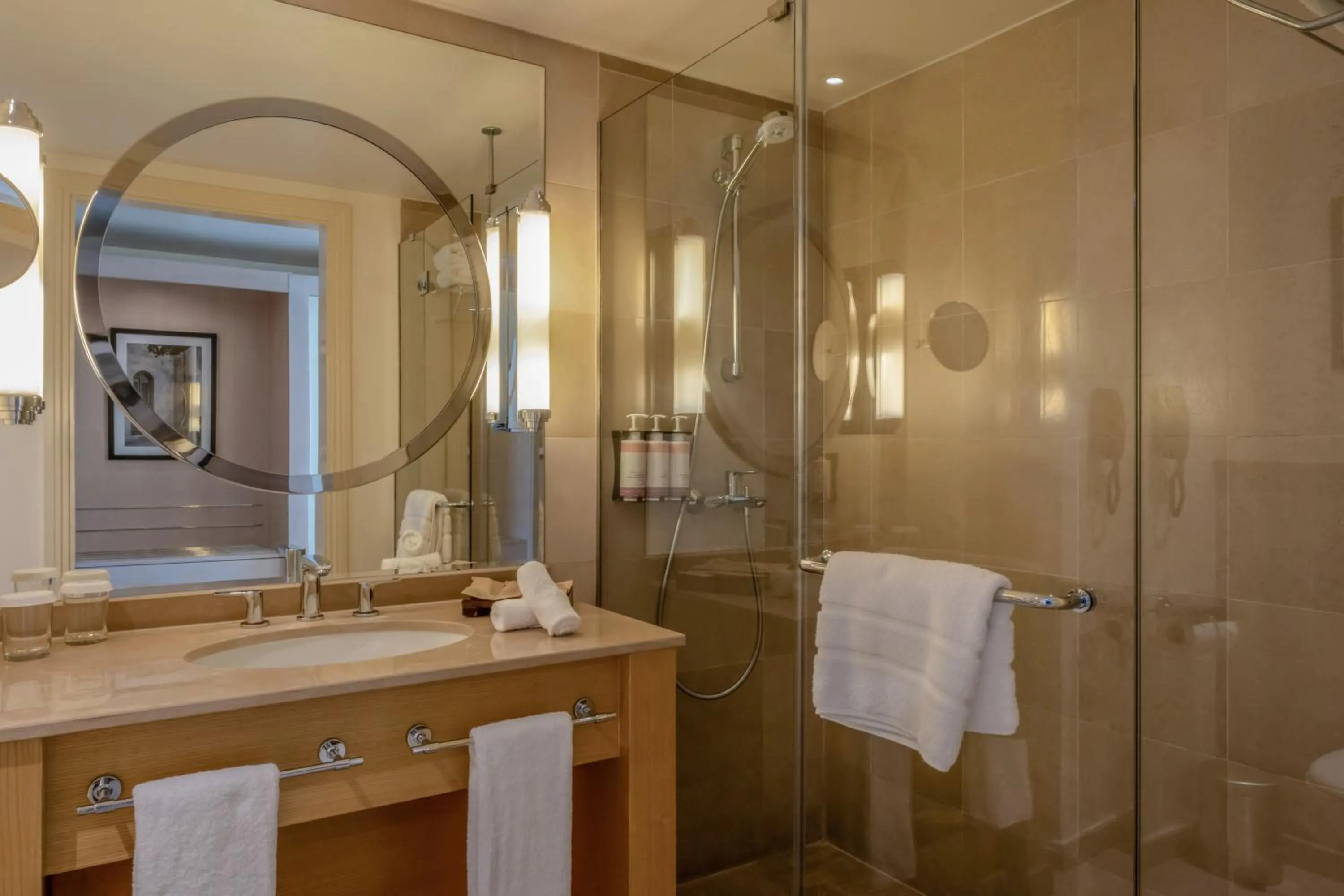 Bathroom in Mövenpick Hotel Beirut