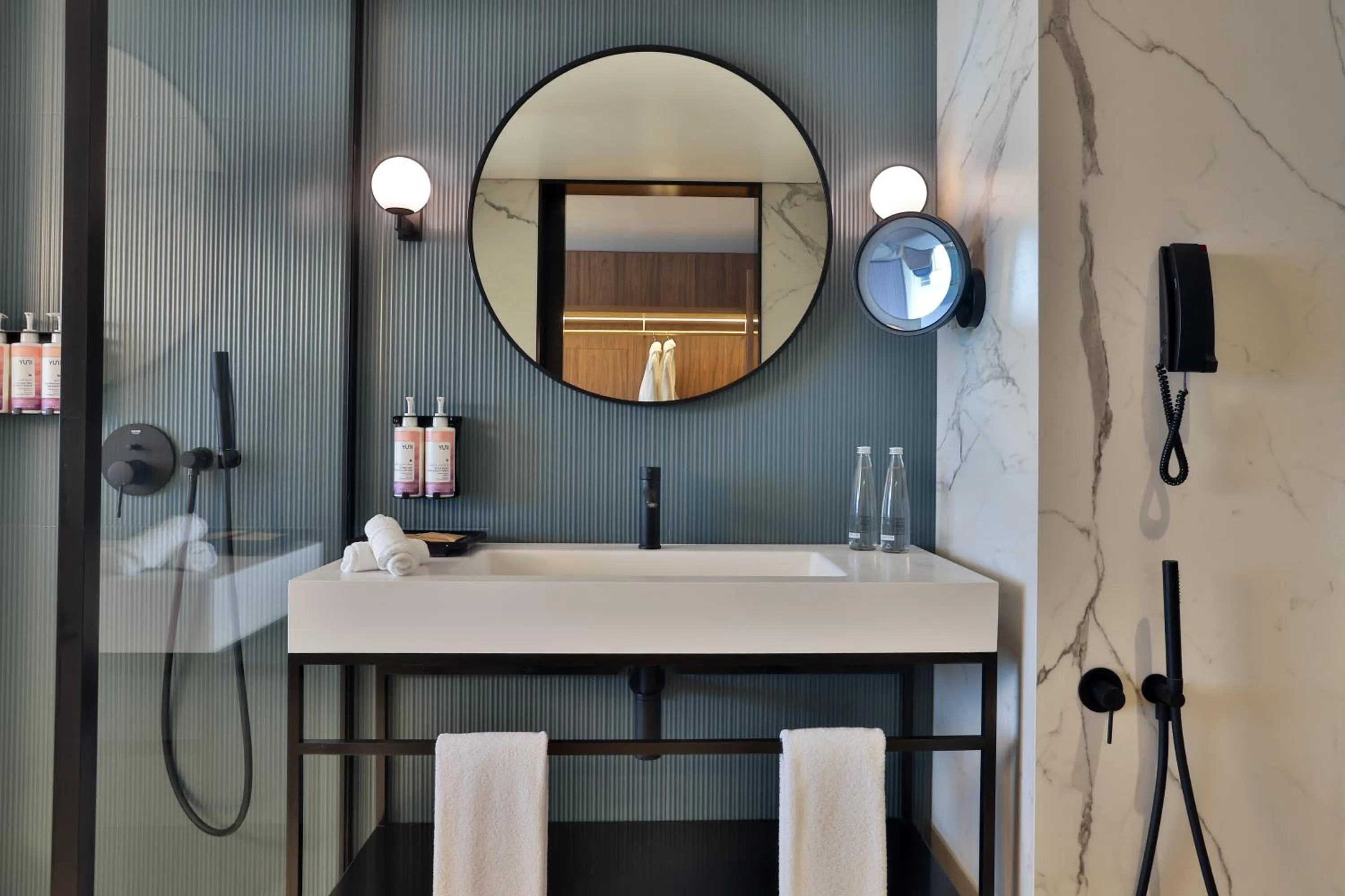 Bathroom in Mövenpick Hotel Beirut