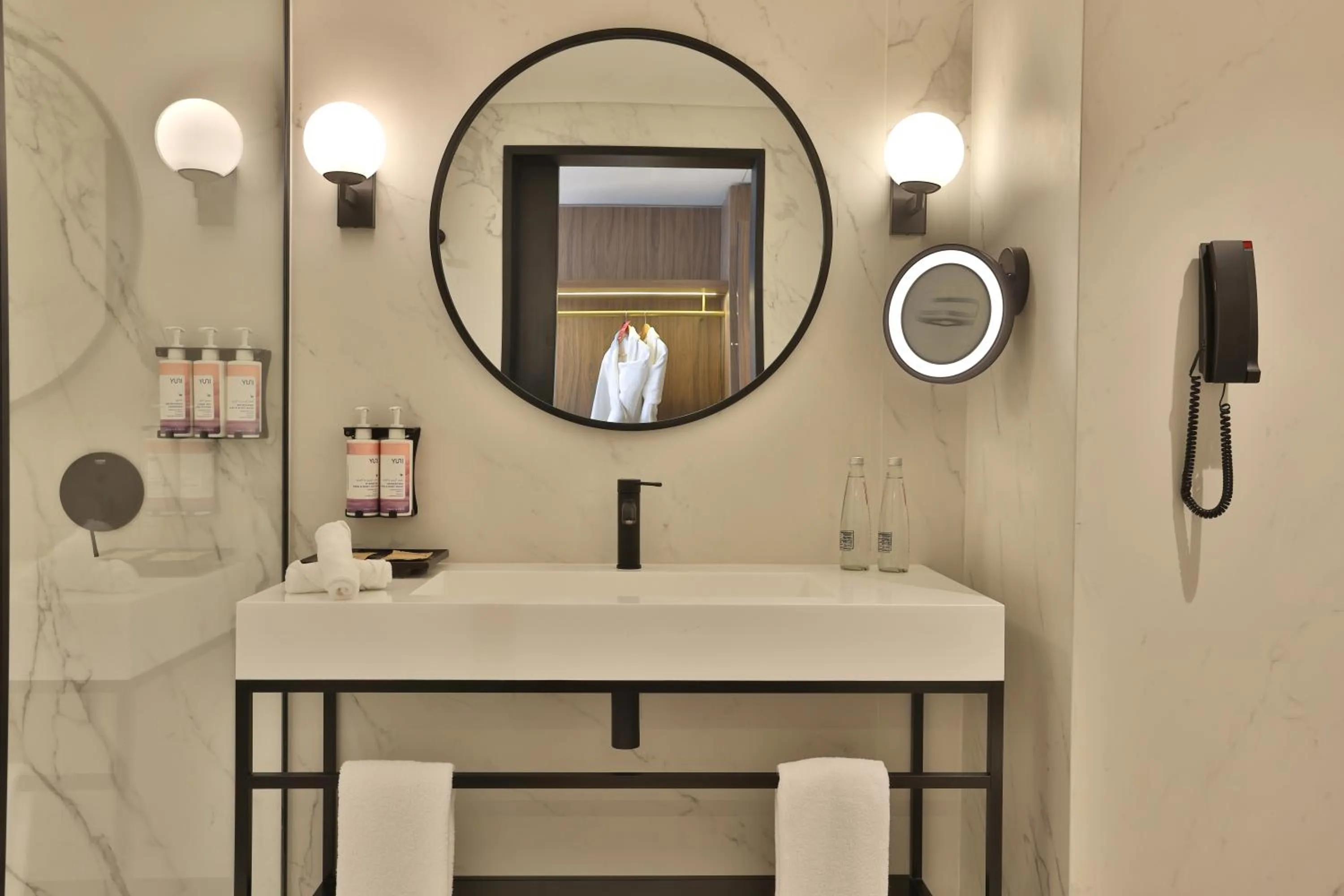 Bathroom in Mövenpick Hotel Beirut
