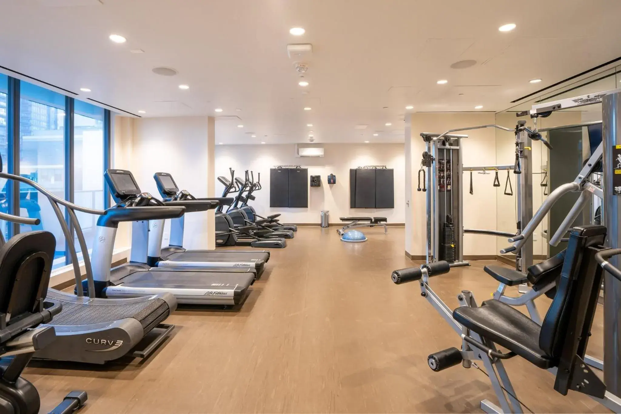 Fitness centre/facilities in Sutton Place Hotel Toronto Fitness centre/facilities in Sutton Place Hotel Toronto