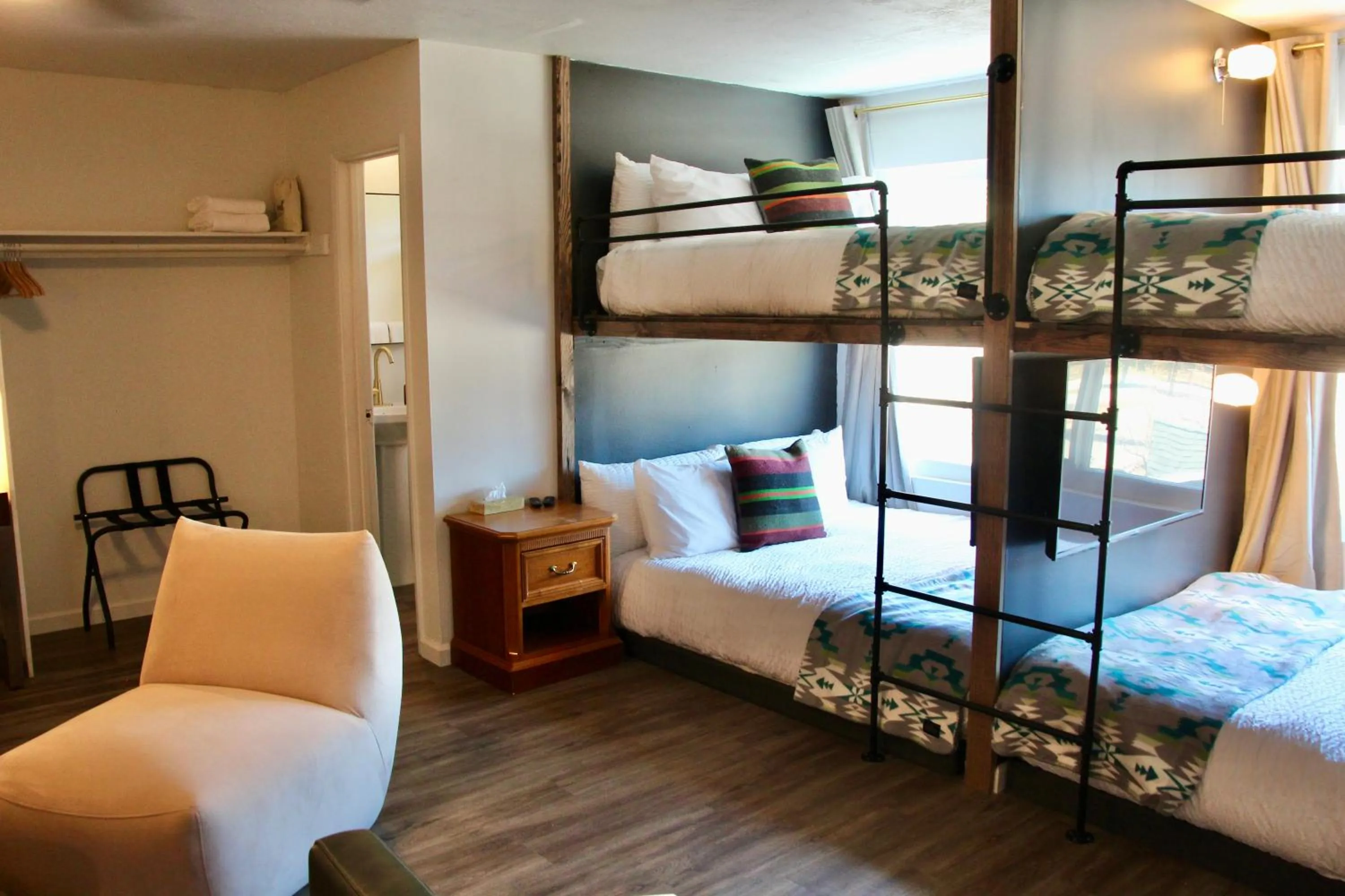 Bed in Sierra Blue Hotel & Swim Club