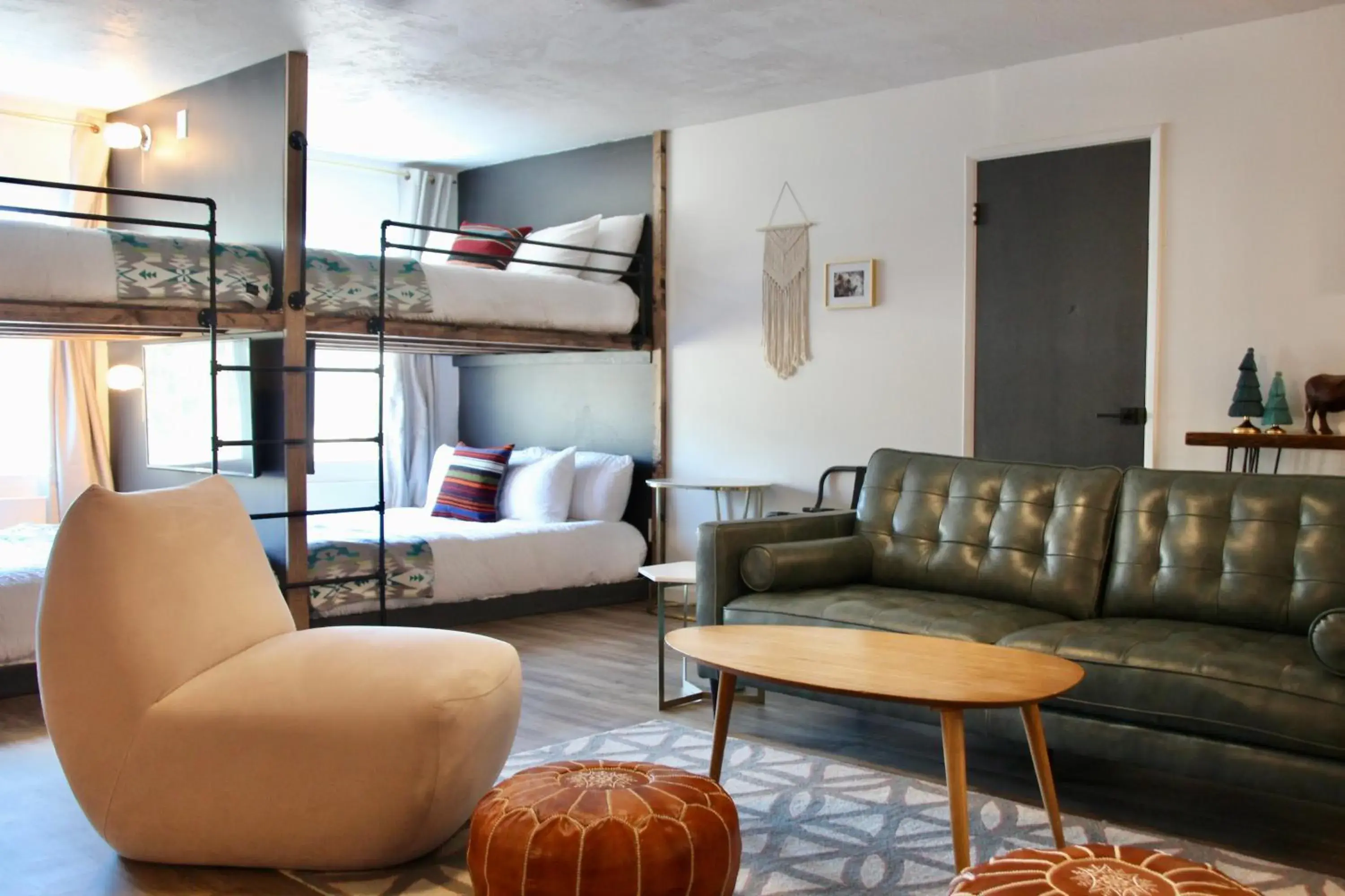 bunk bed in Sierra Blue Hotel & Swim Club bunk bed in Sierra Blue Hotel & Swim Club