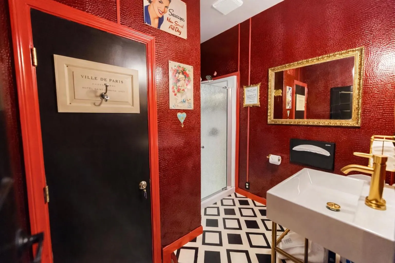 Bathroom, Bed in The Rosemary