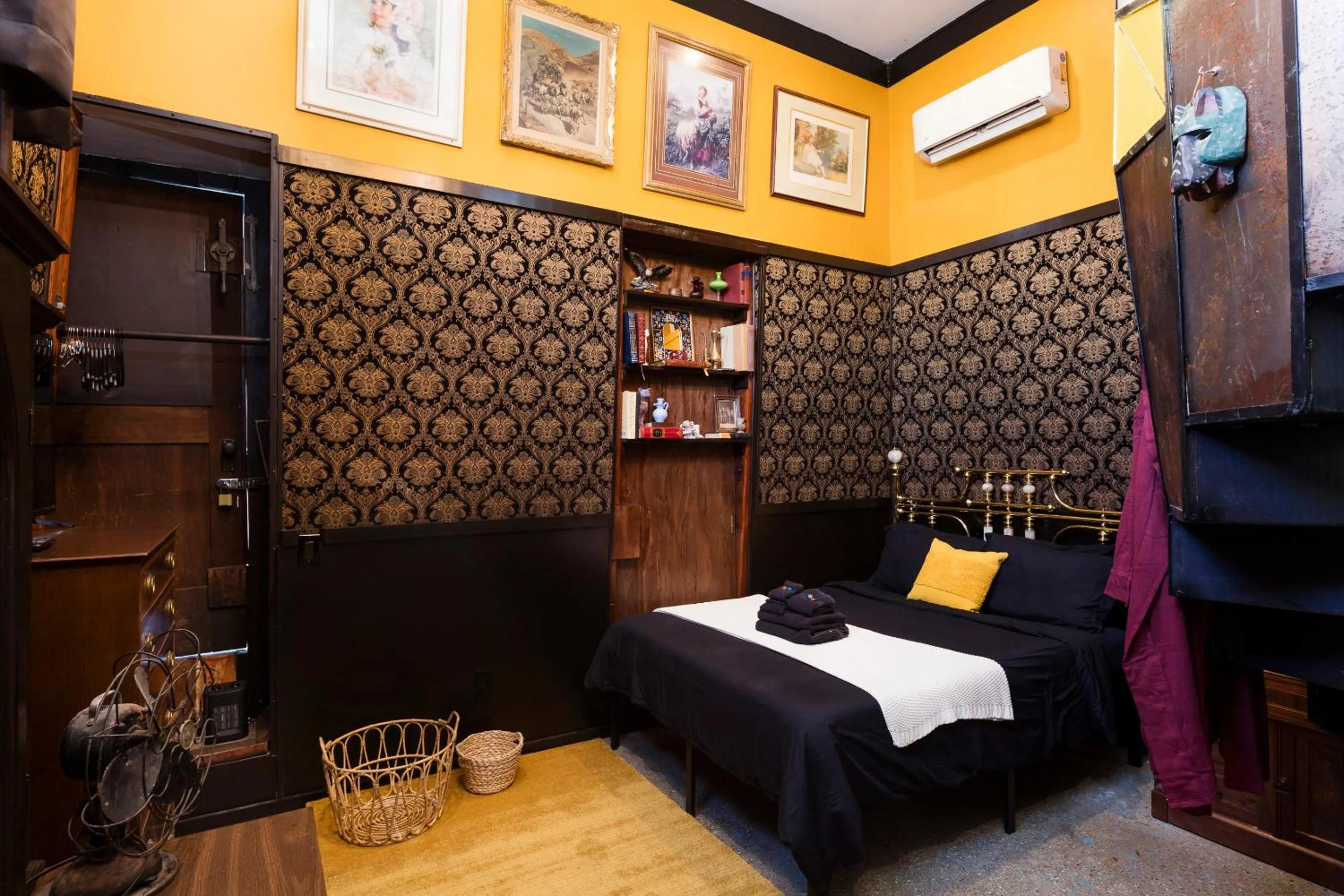 Bedroom, Bed in The Rosemary