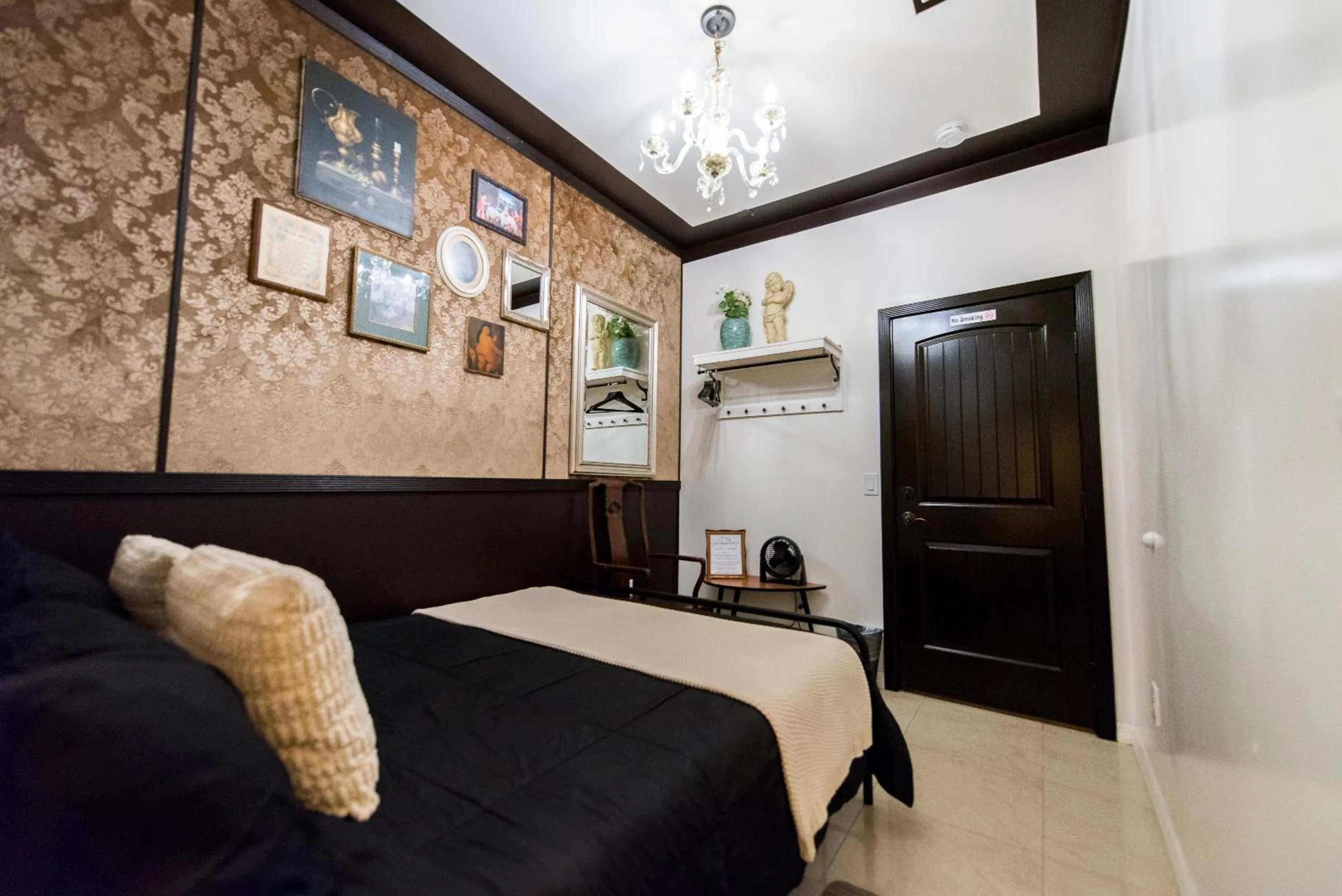 Bedroom, Bed in The Rosemary