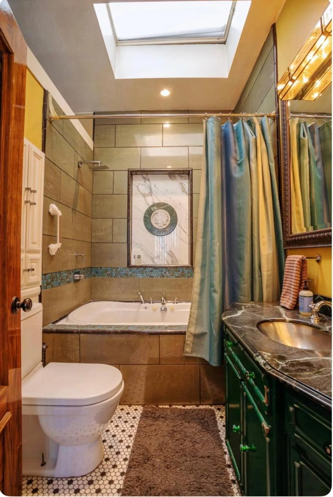 Shower in The Rosemary