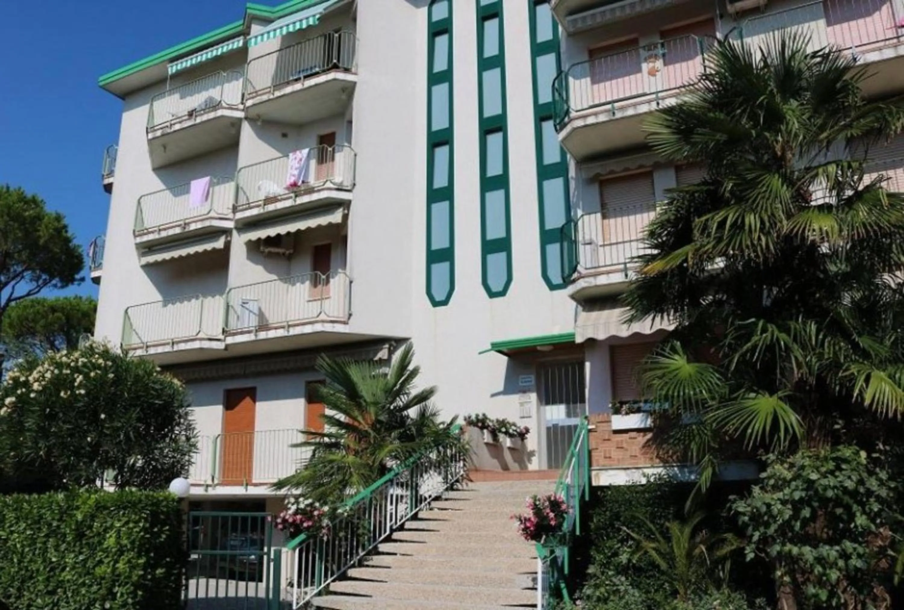 Cozy charm near the beach-Beahost