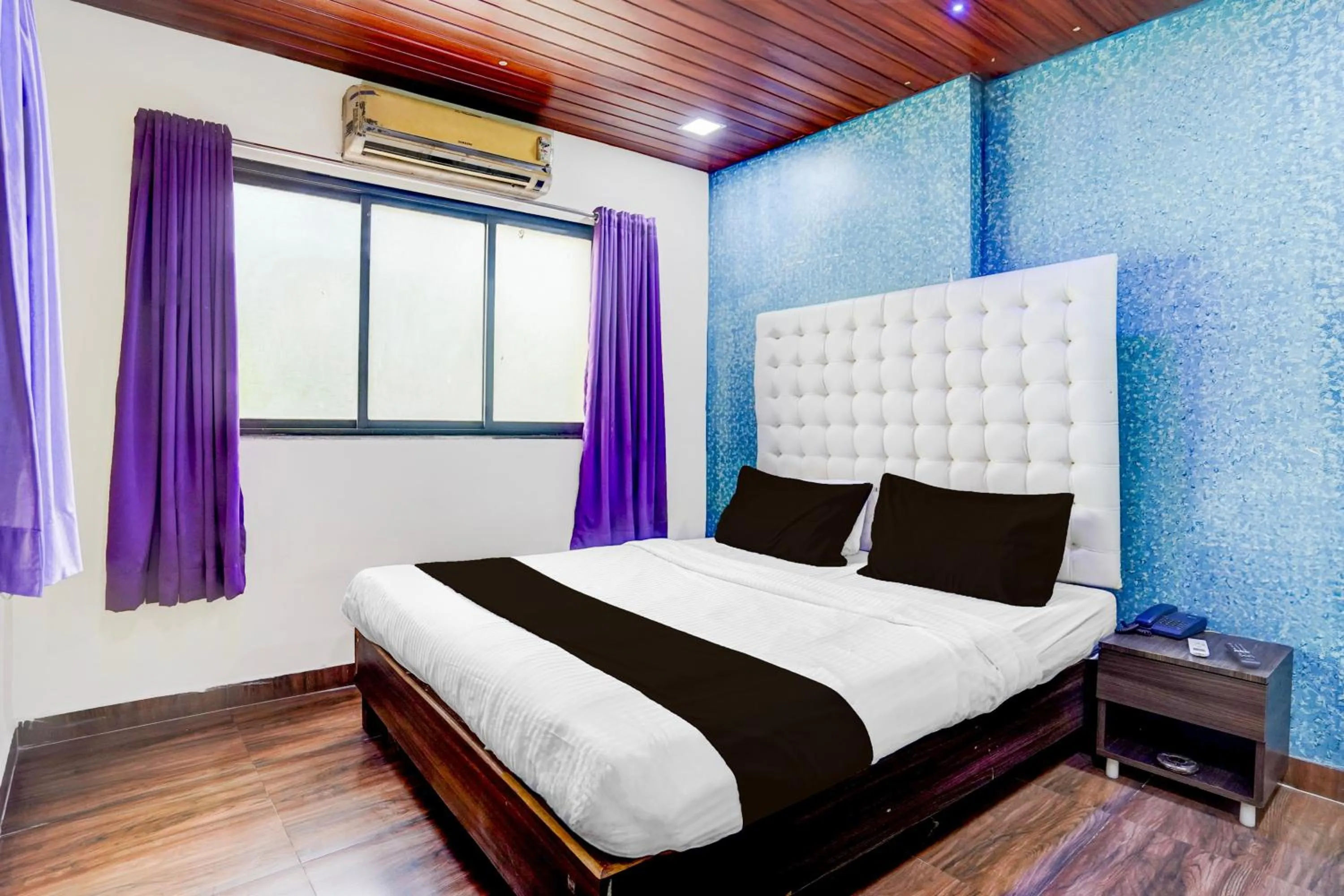 Bedroom, Bed in Hotel O The Om Sai Residency